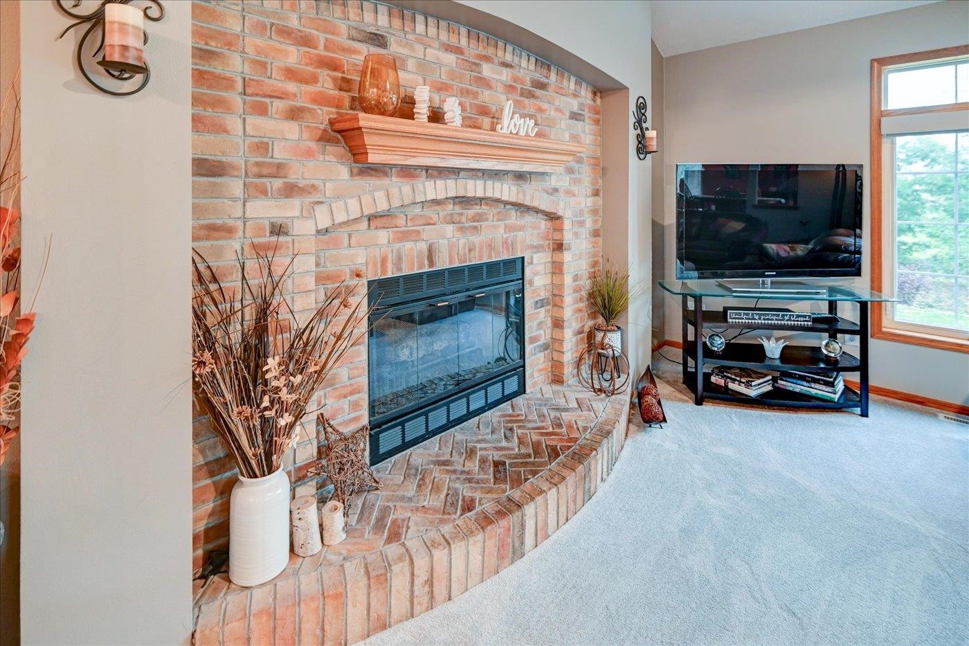 1958 Hillcrest Drive