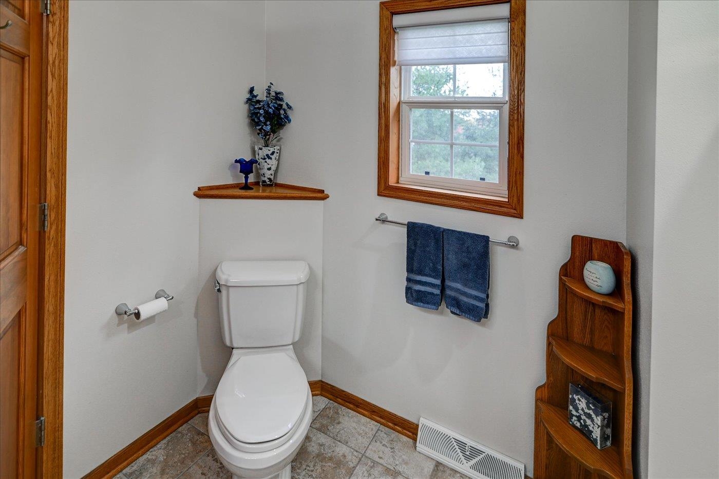 1958 Hillcrest Drive