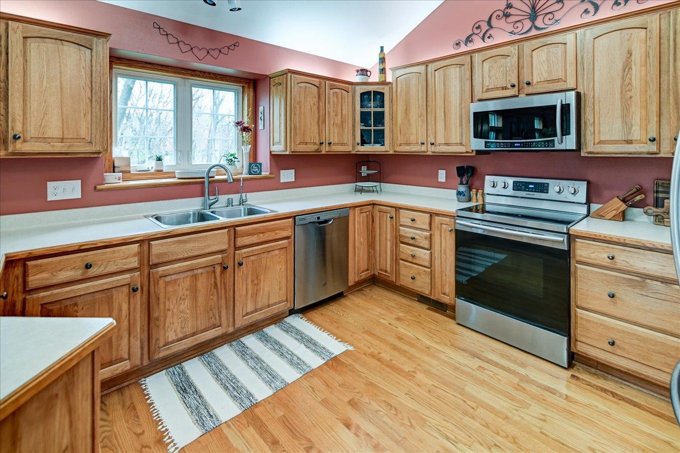 1958 Hillcrest Drive