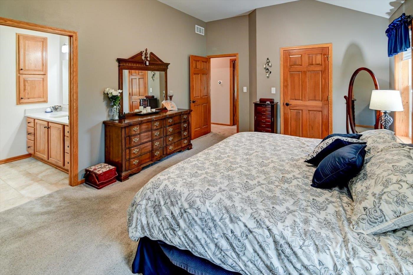 1958 Hillcrest Drive