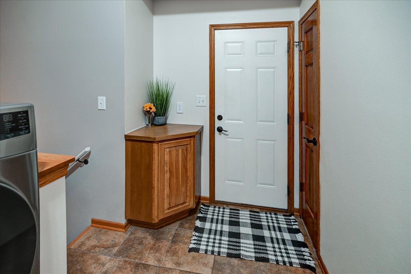 1958 Hillcrest Drive