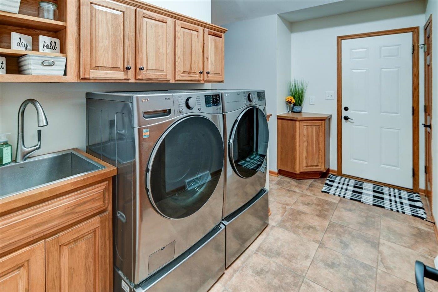 1958 Hillcrest Drive