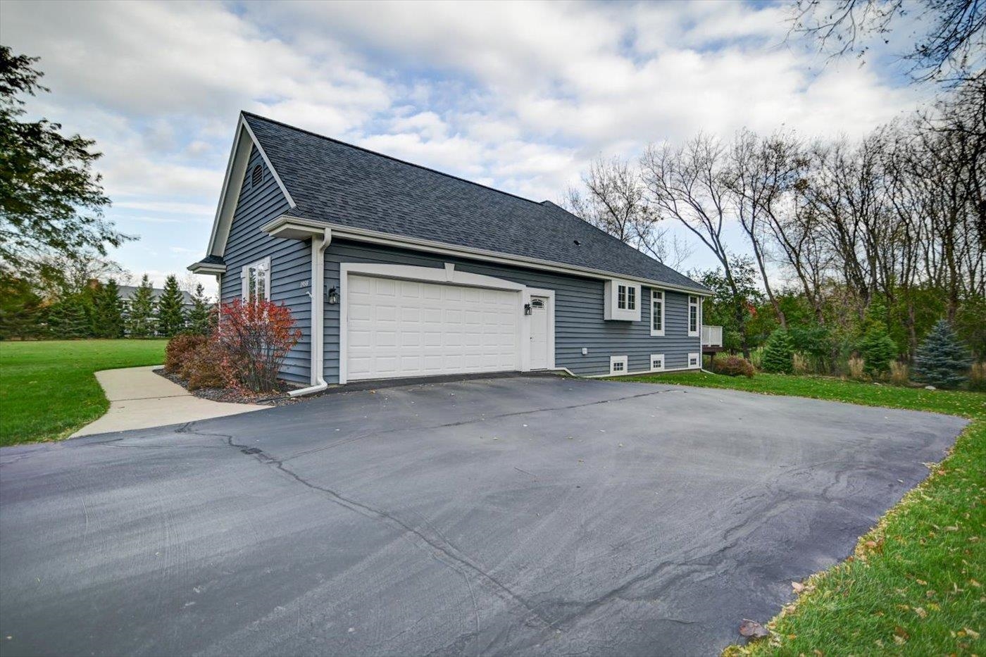 1958 Hillcrest Drive