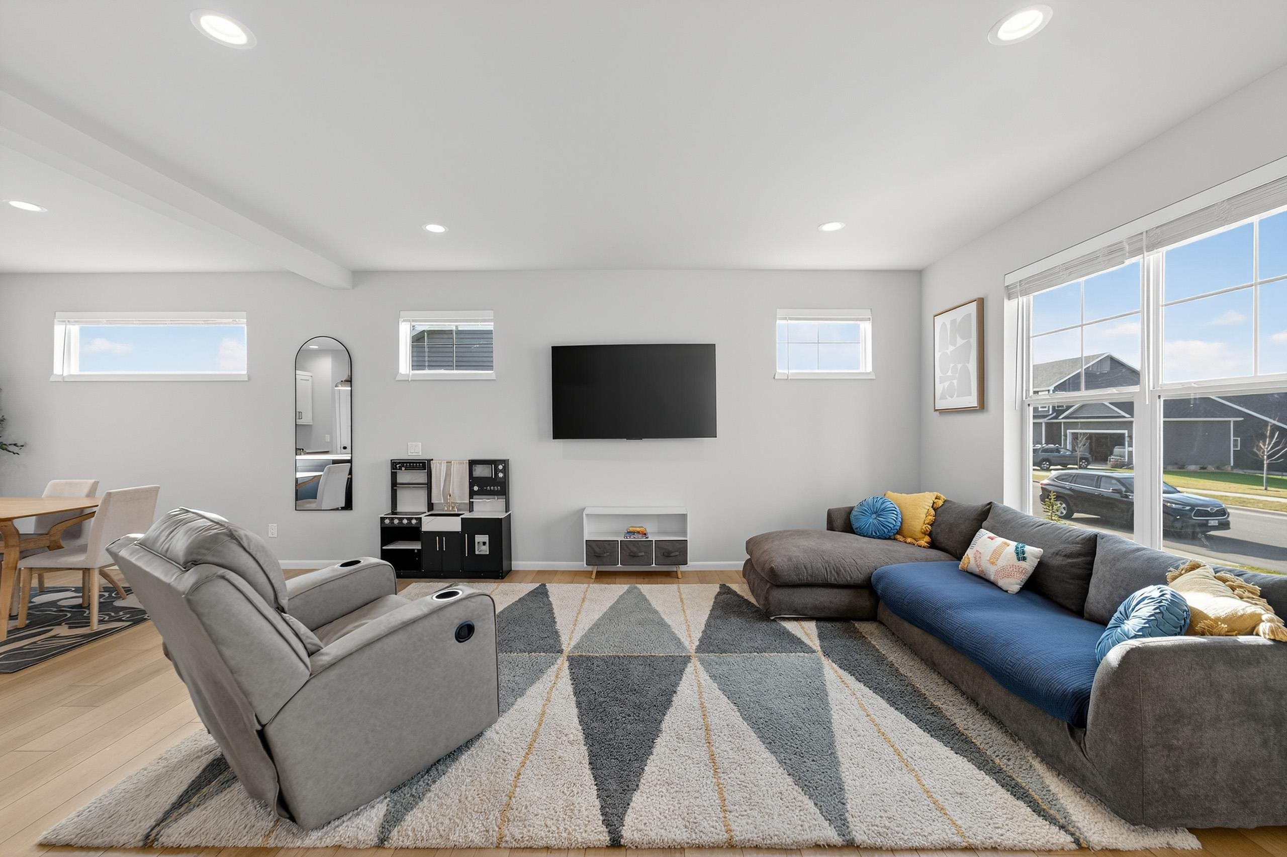 463 Crusader Point