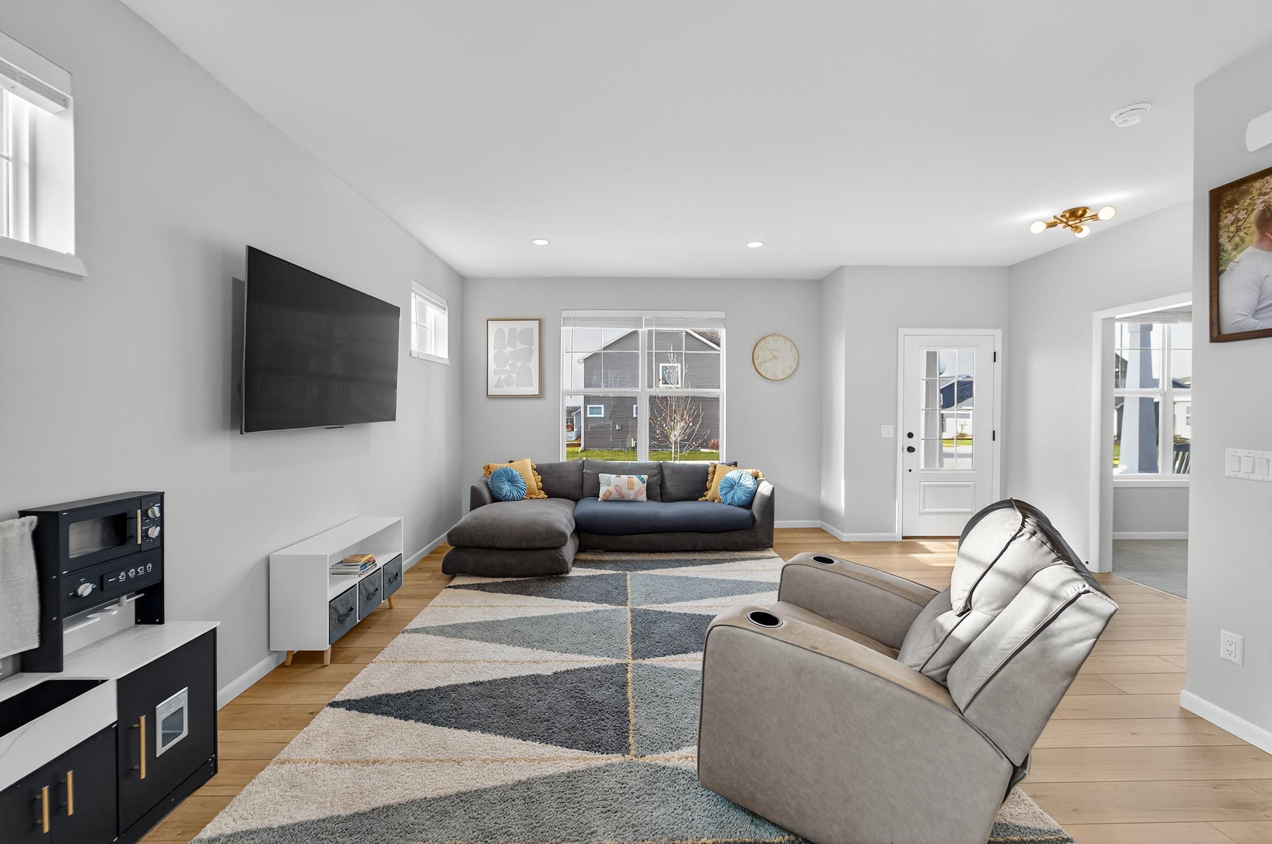 463 Crusader Point