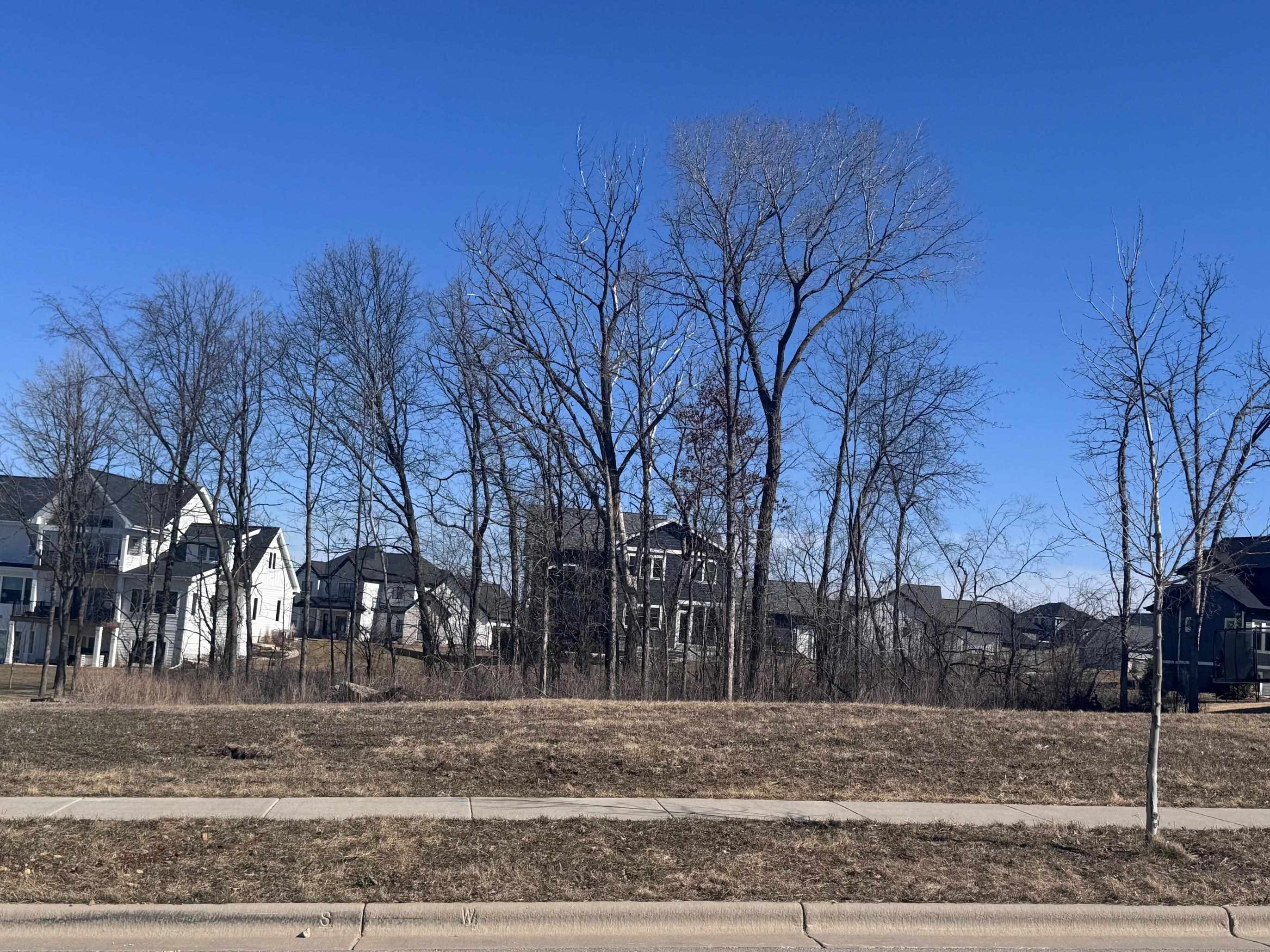 L325 Interlachen Avenue