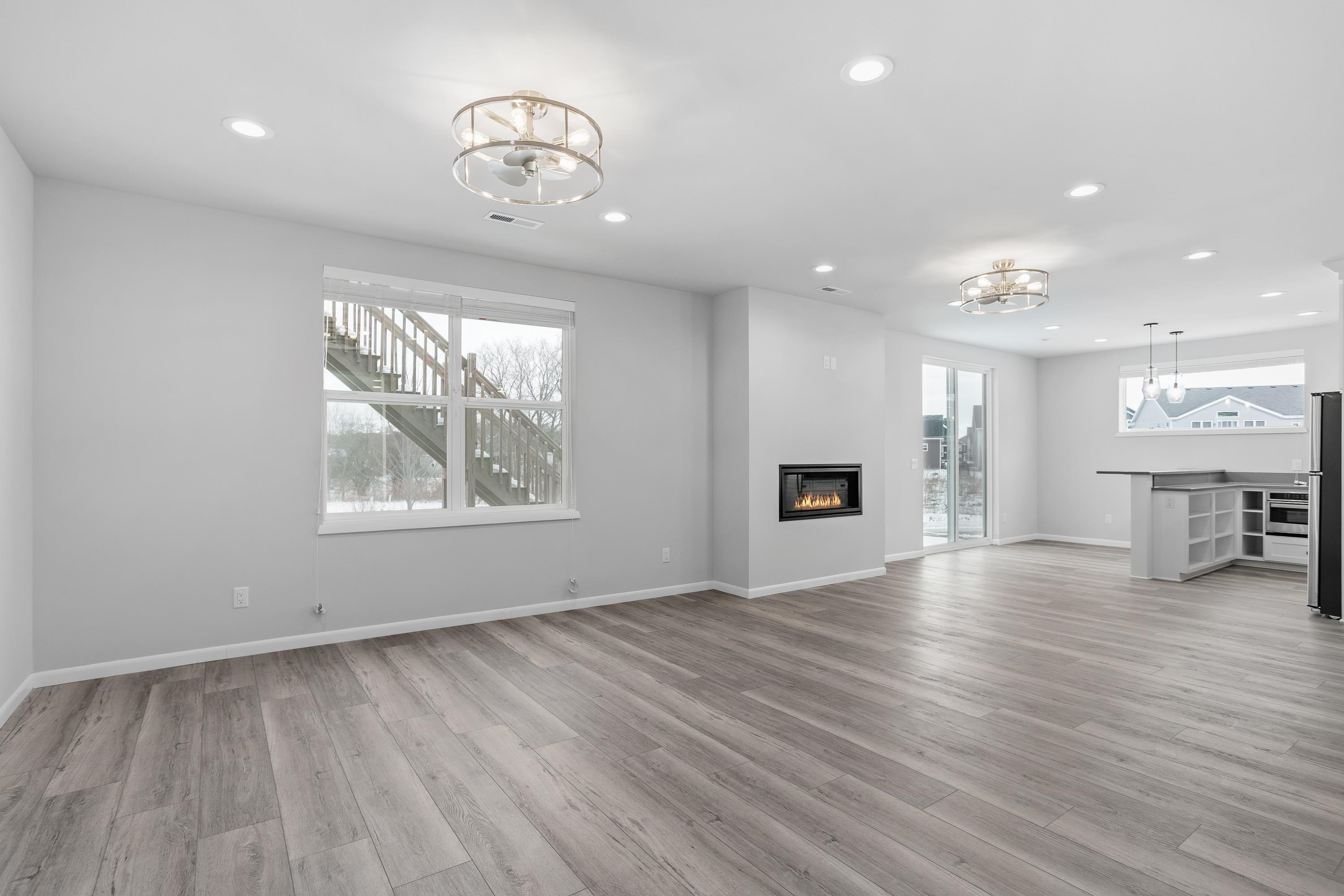 1908 Waterfall Way