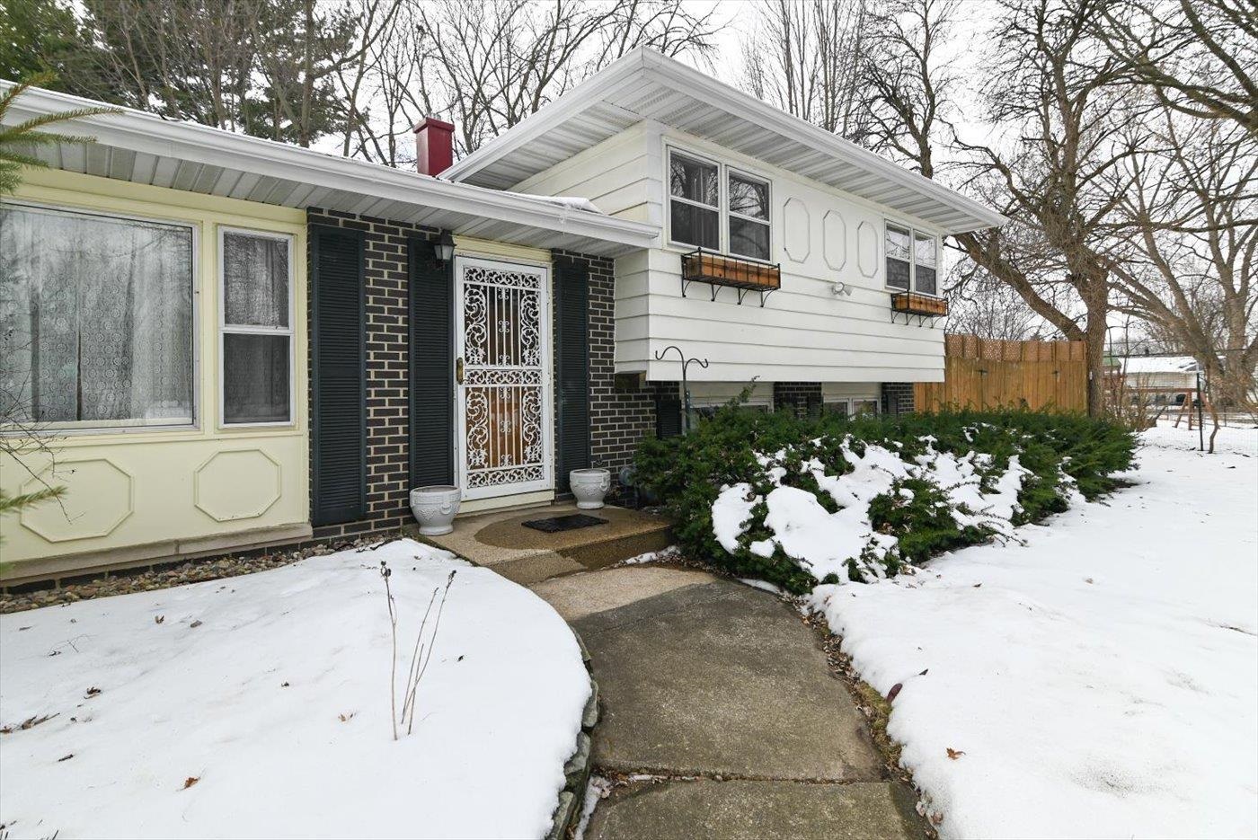 2102 Manor Green Drive