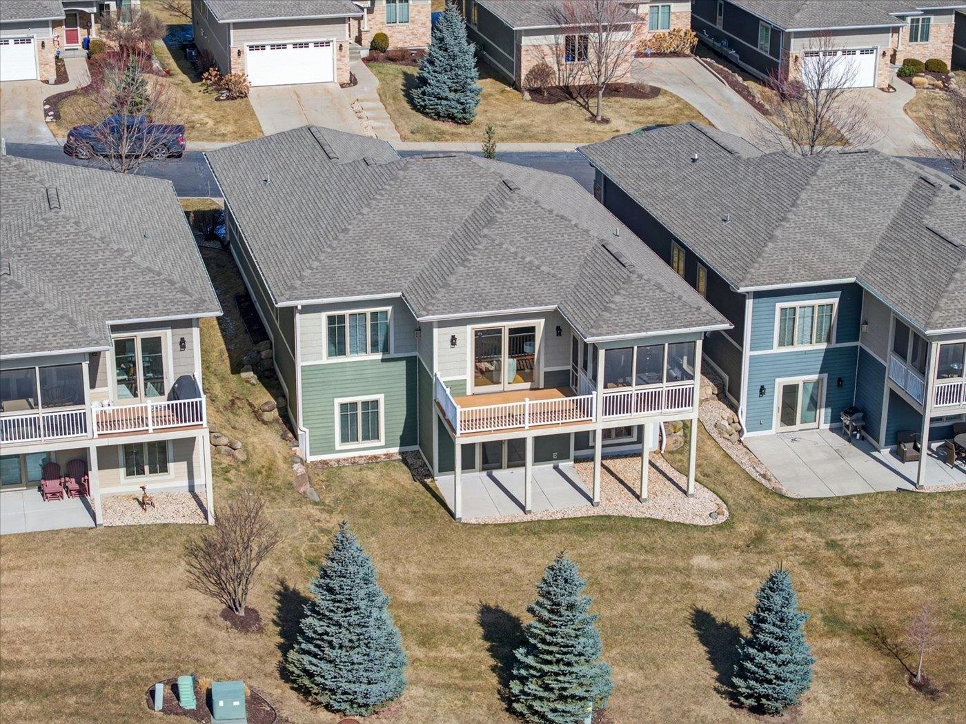 9013 Royal Oaks Circle