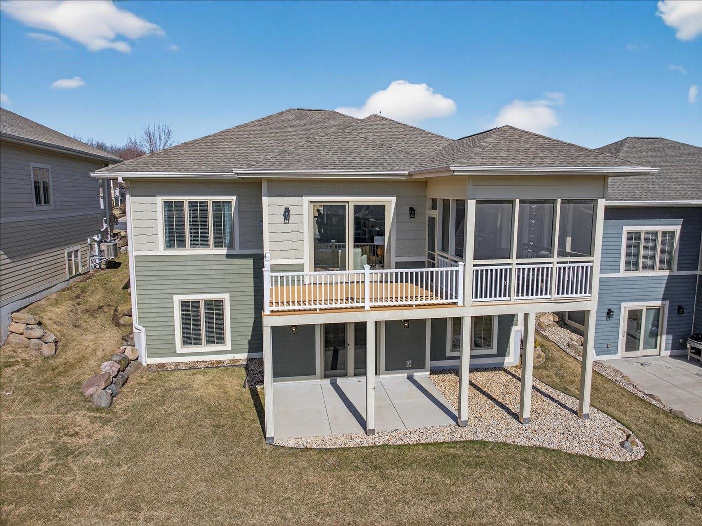 9013 Royal Oaks Circle