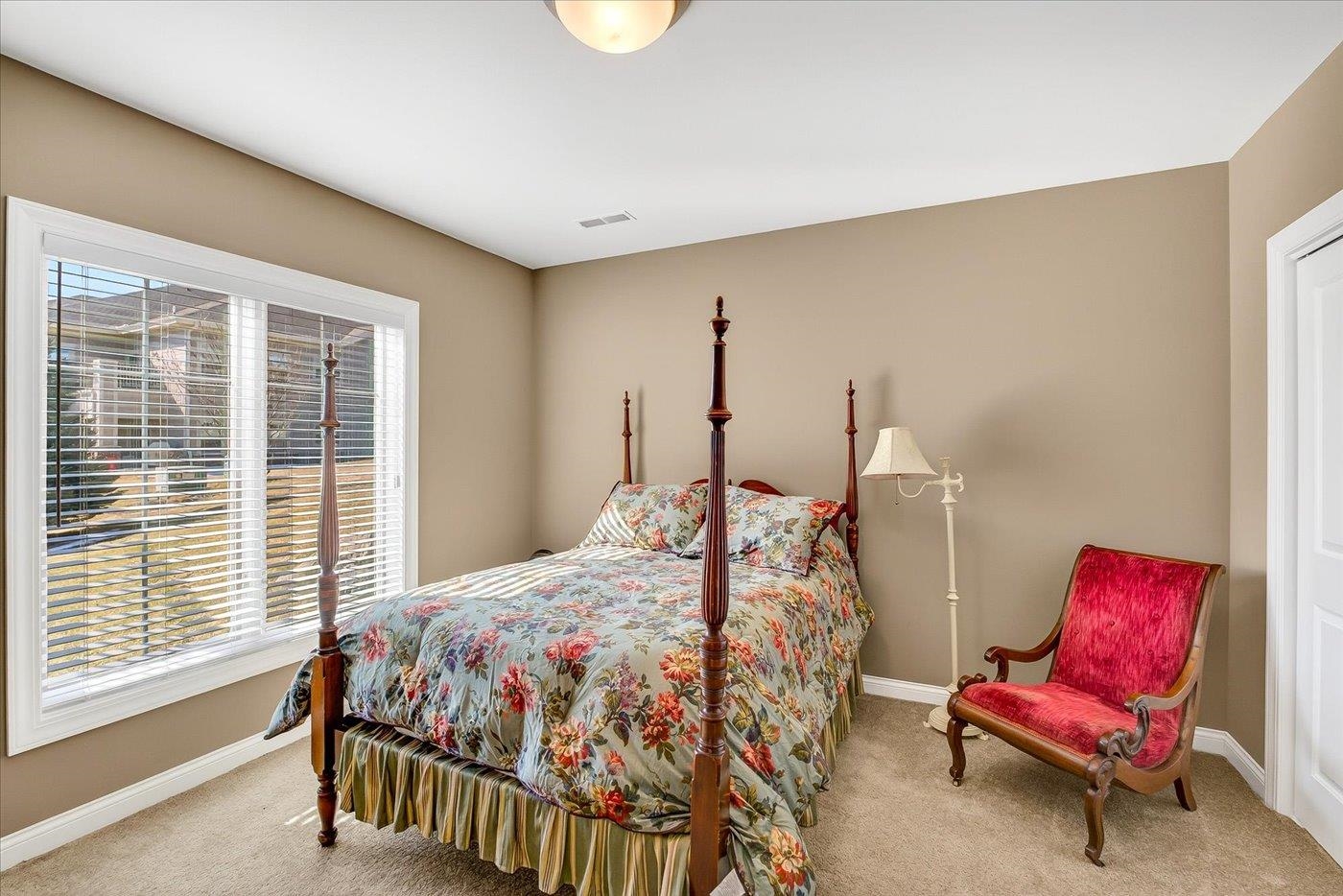 9013 Royal Oaks Circle