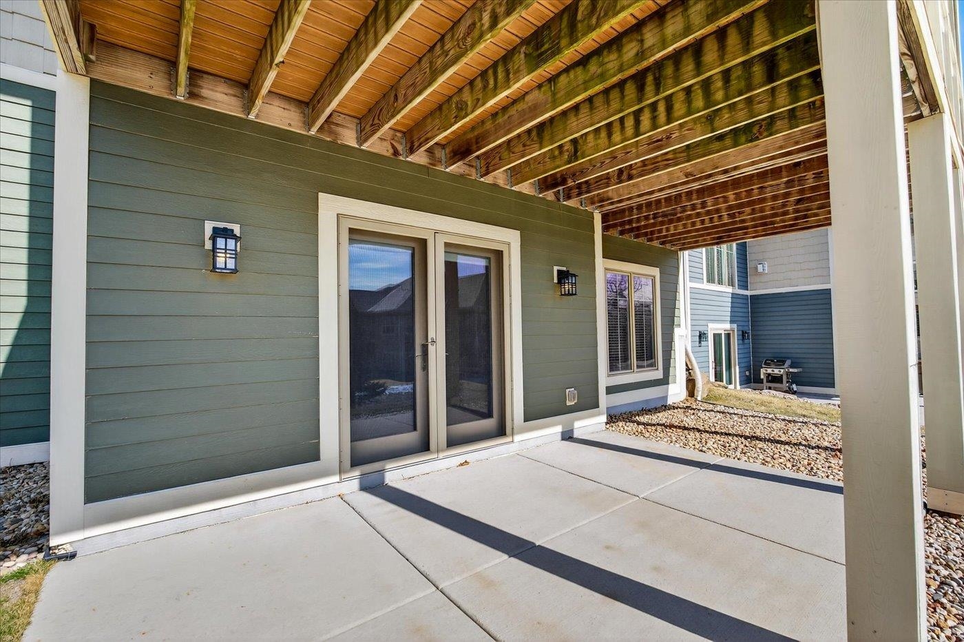 9013 Royal Oaks Circle