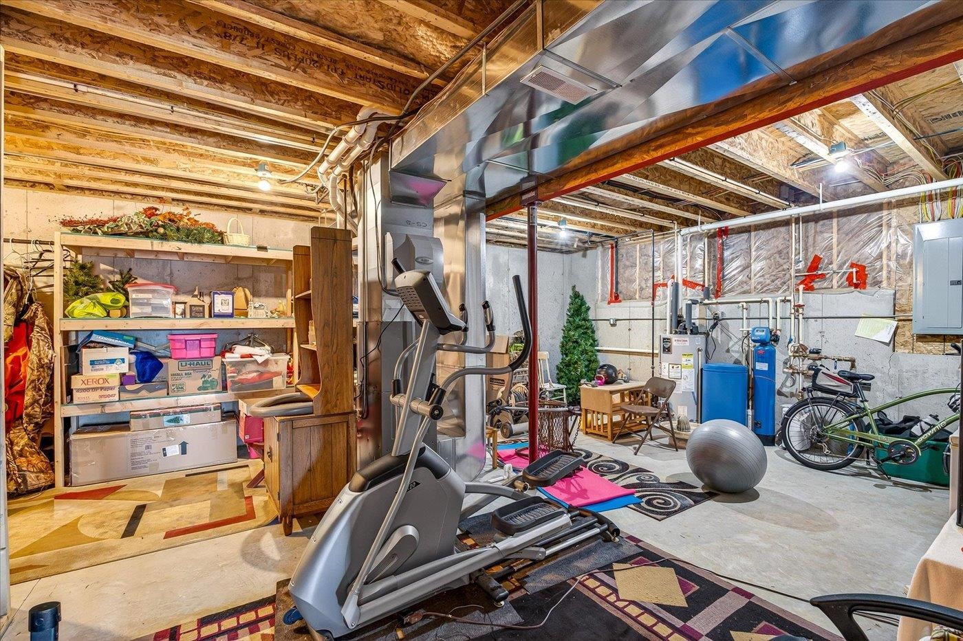 9013 Royal Oaks Circle