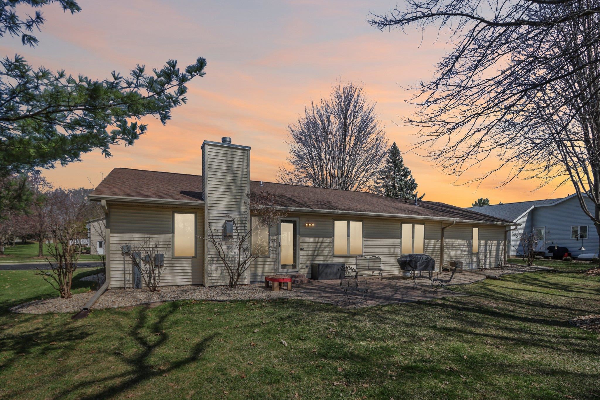 1603 Chapin Lane