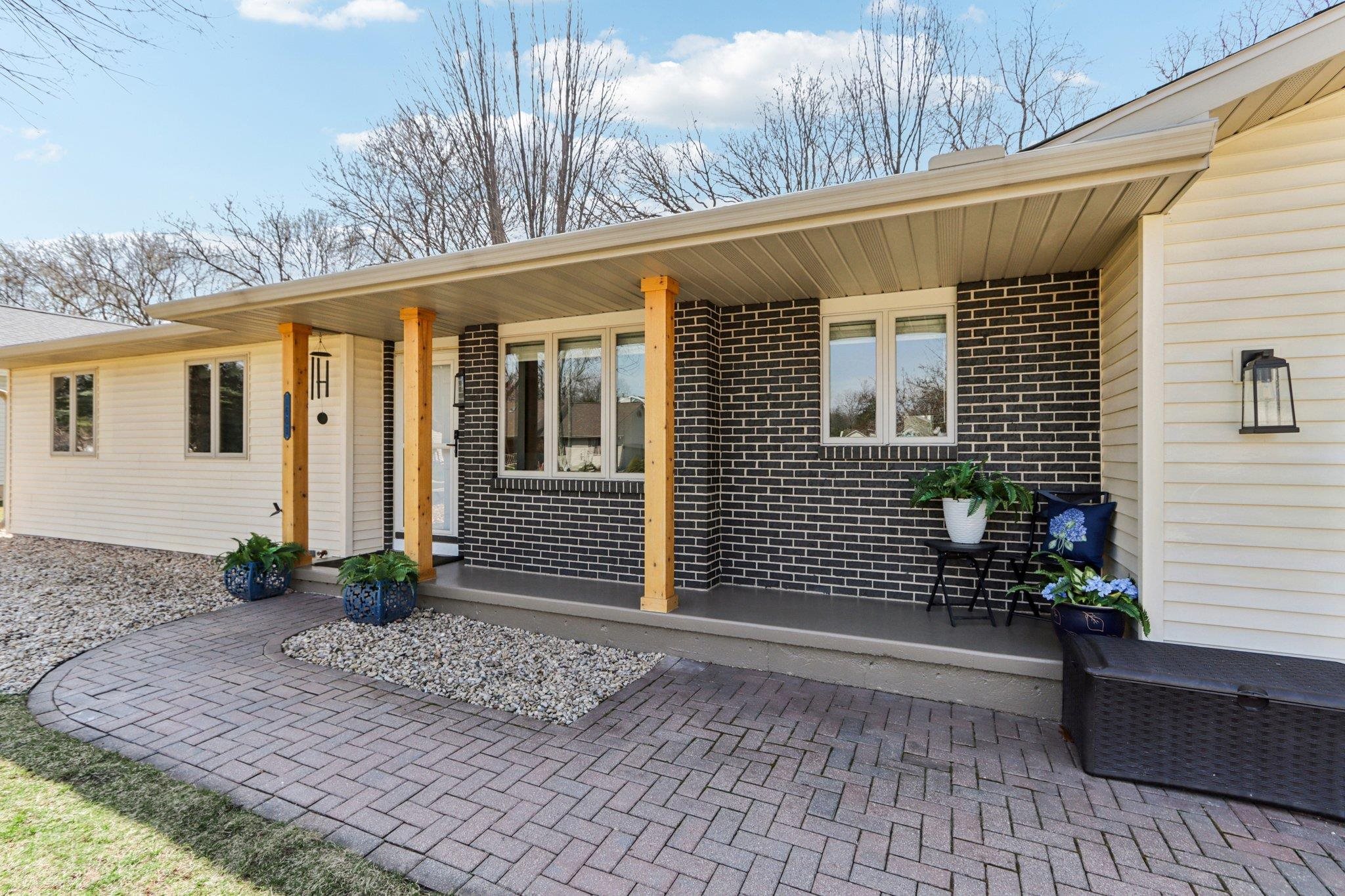 1603 Chapin Lane