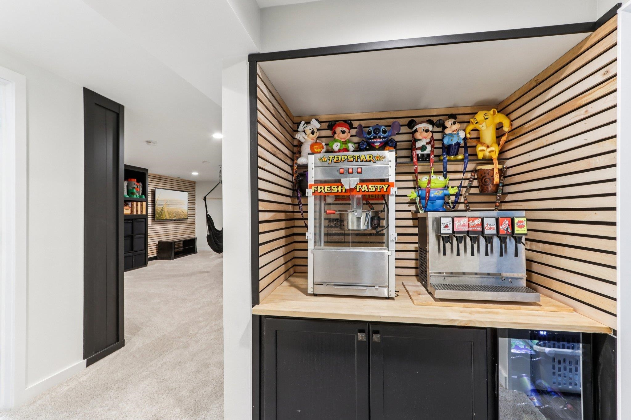 1603 Chapin Lane