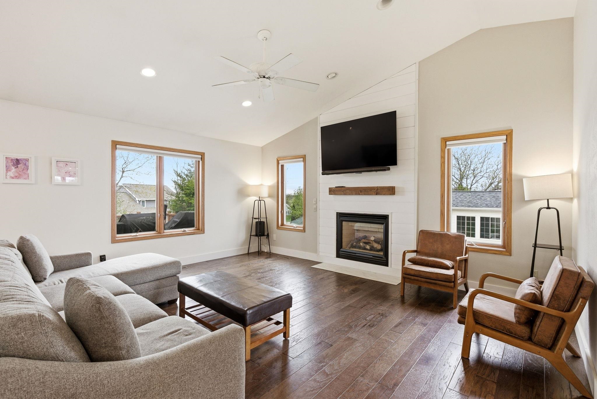 451 Oakwood Drive