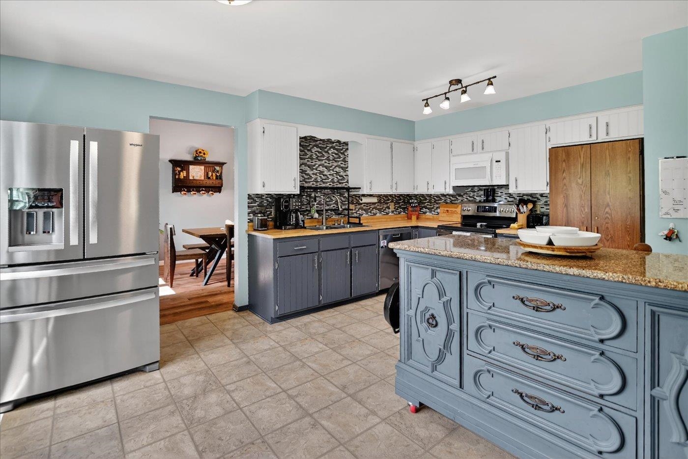 3795 Sunhill Drive