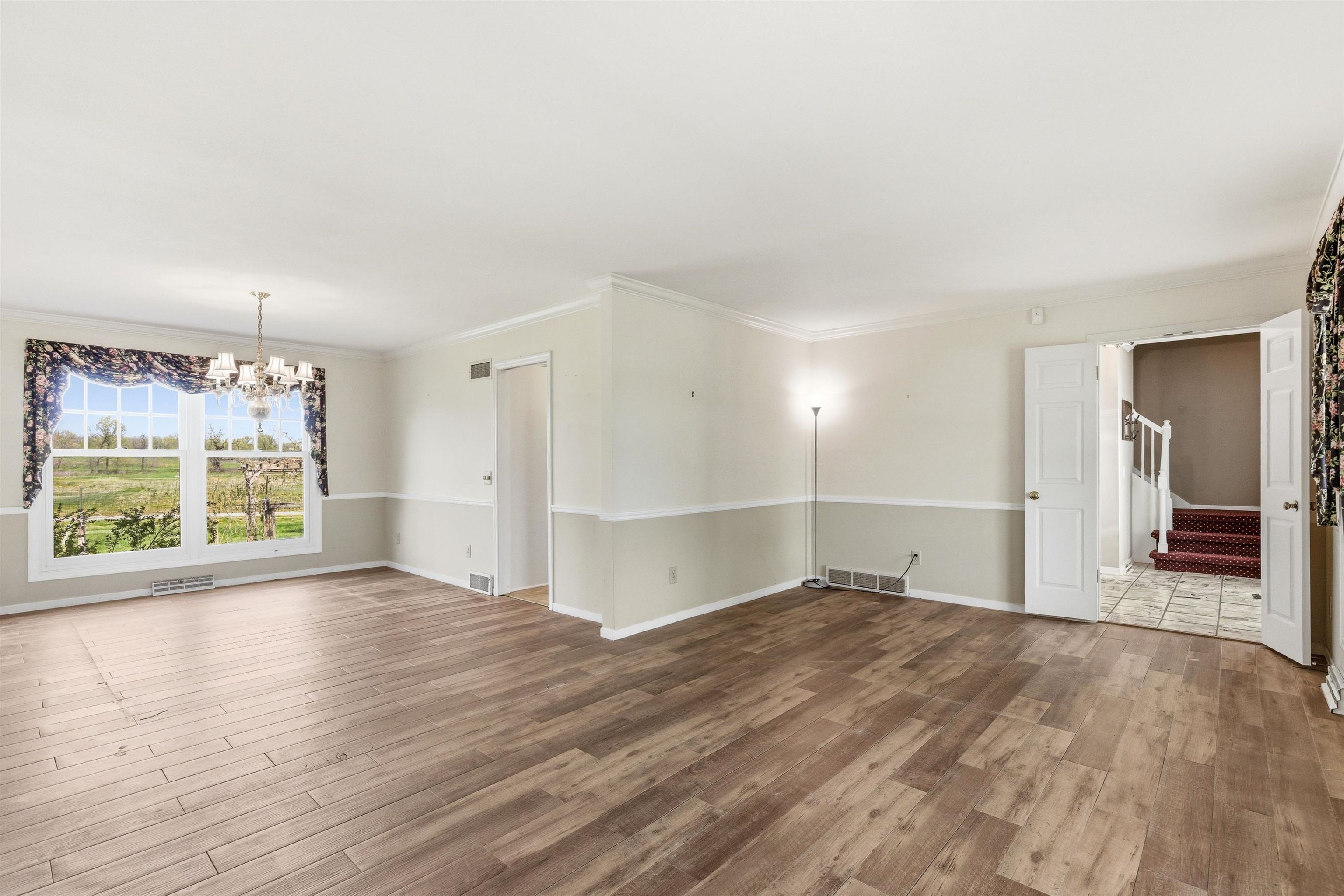 1542 Comanche Glen