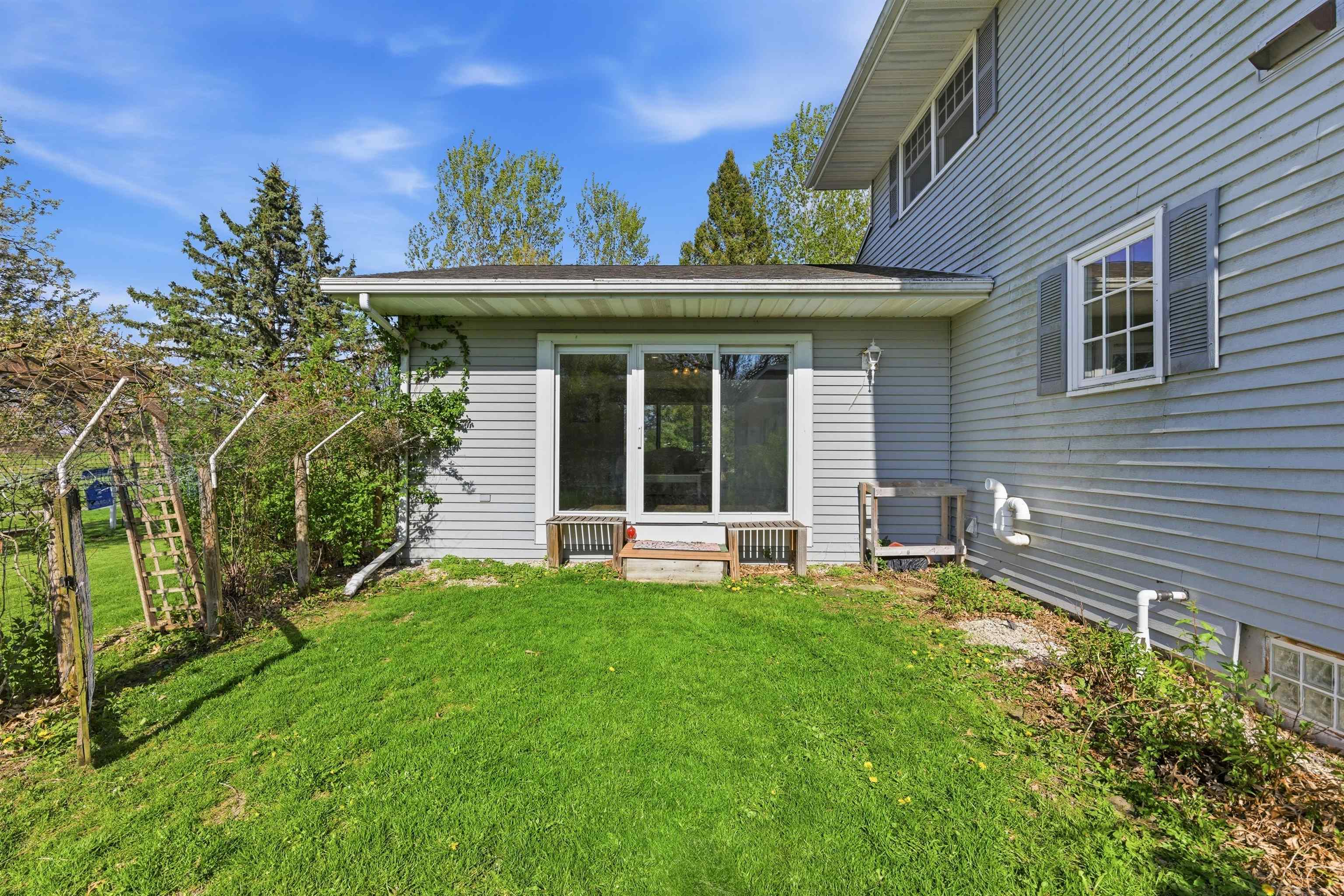 1542 Comanche Glen