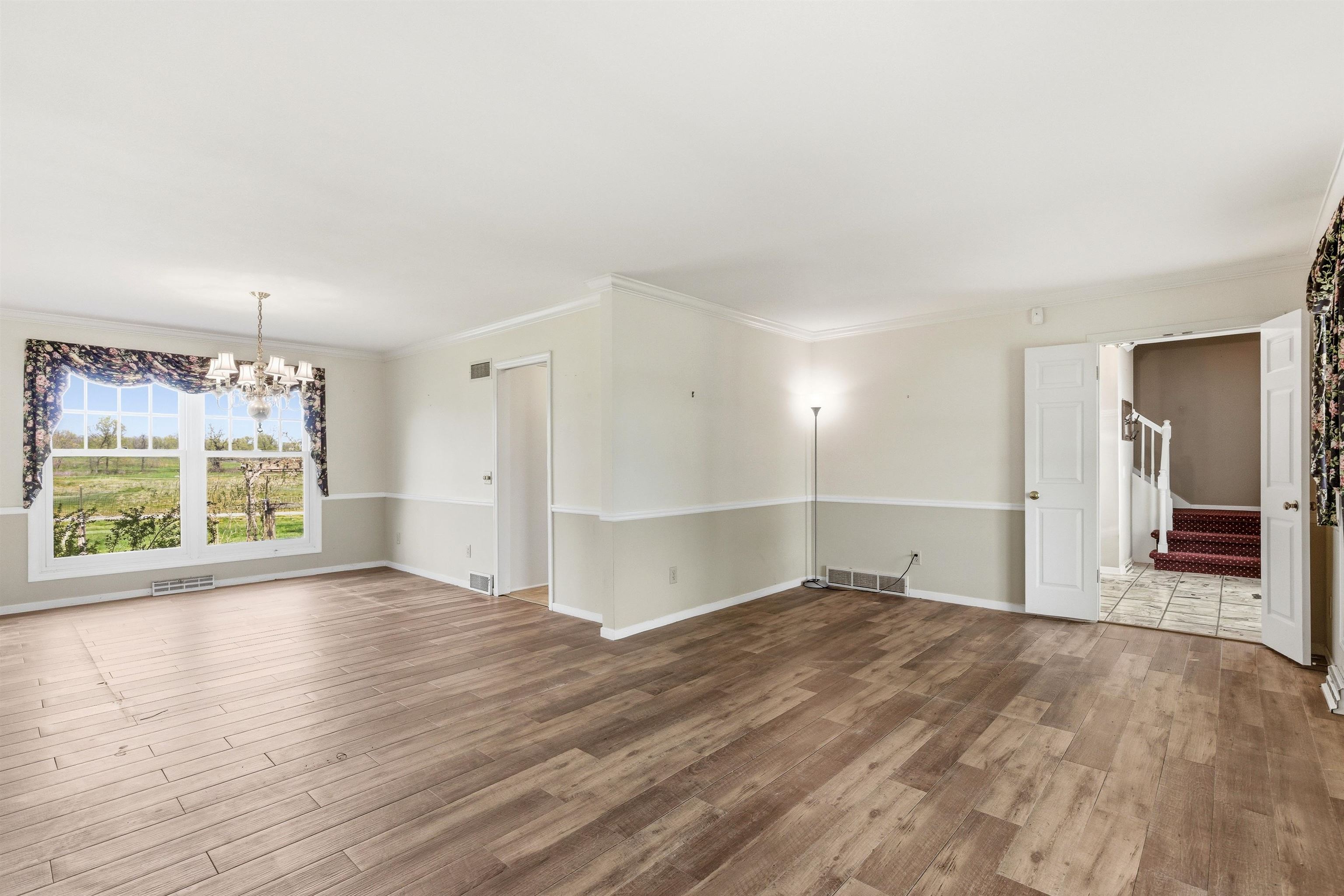 1542 Comanche Glen