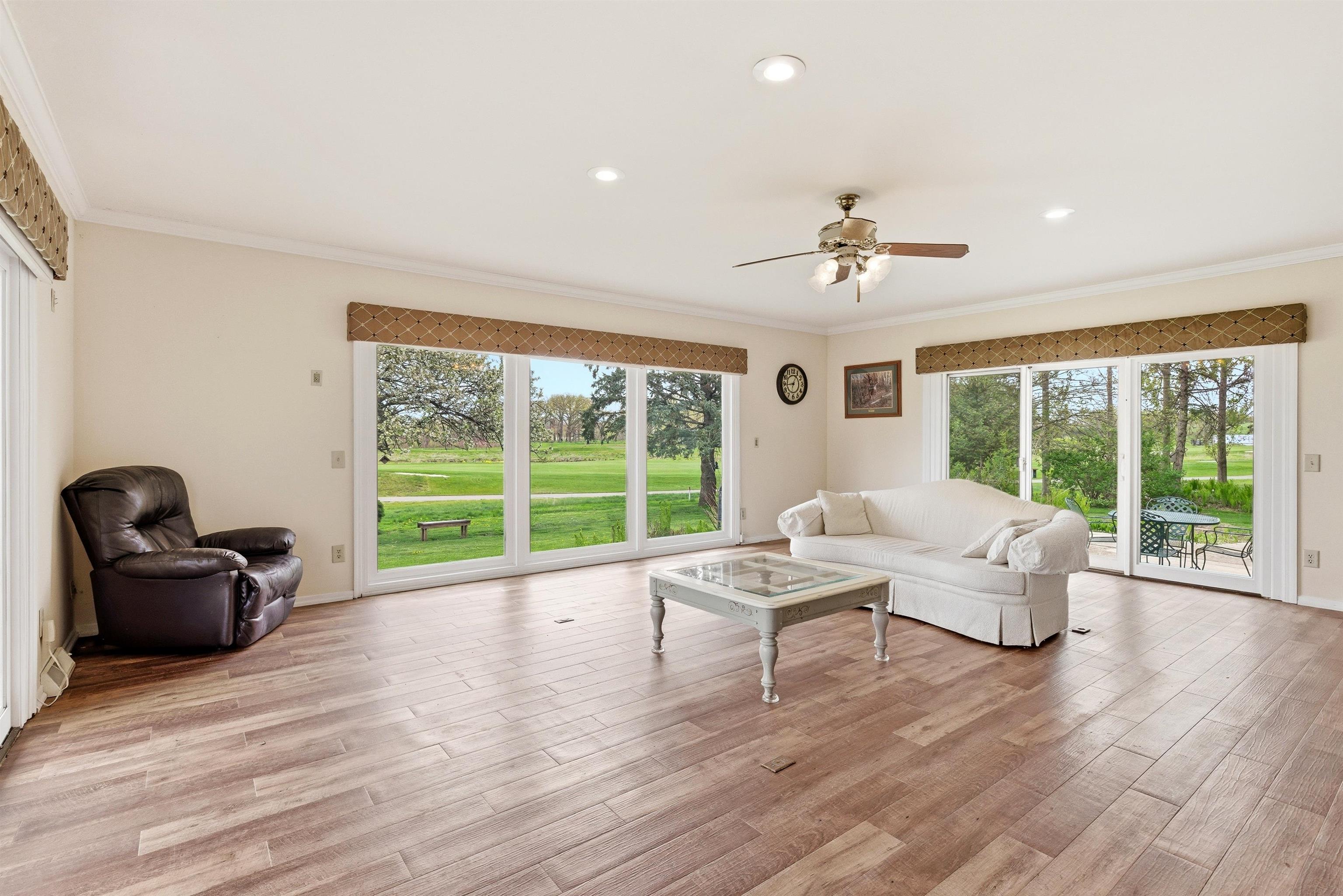 1542 Comanche Glen