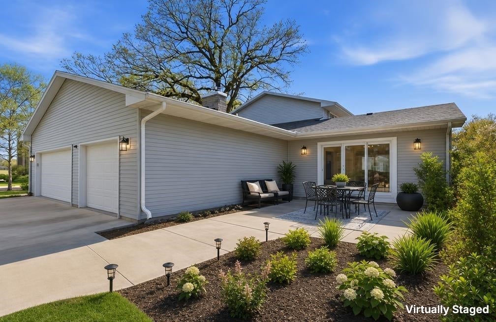 1542 Comanche Glen