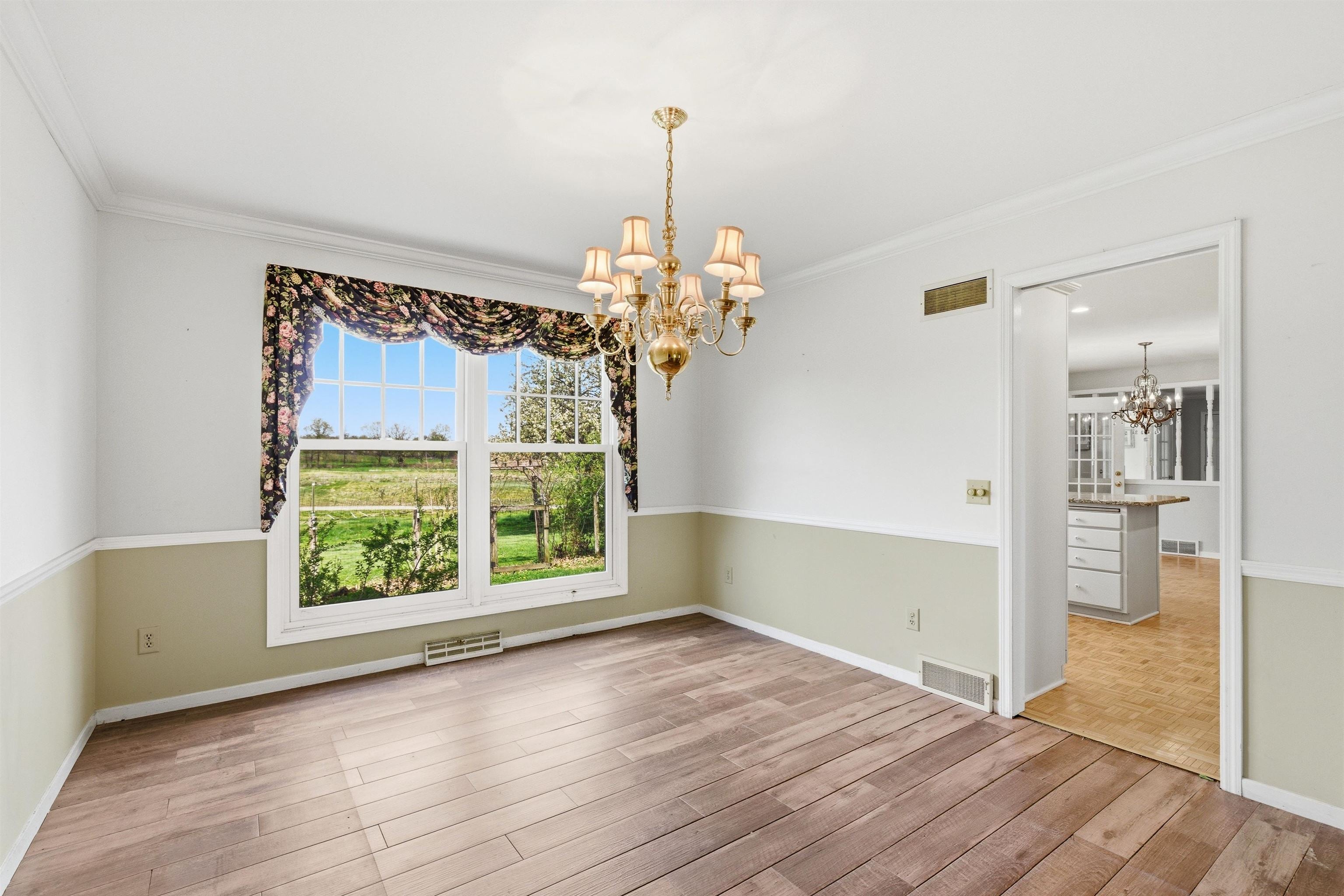 1542 Comanche Glen