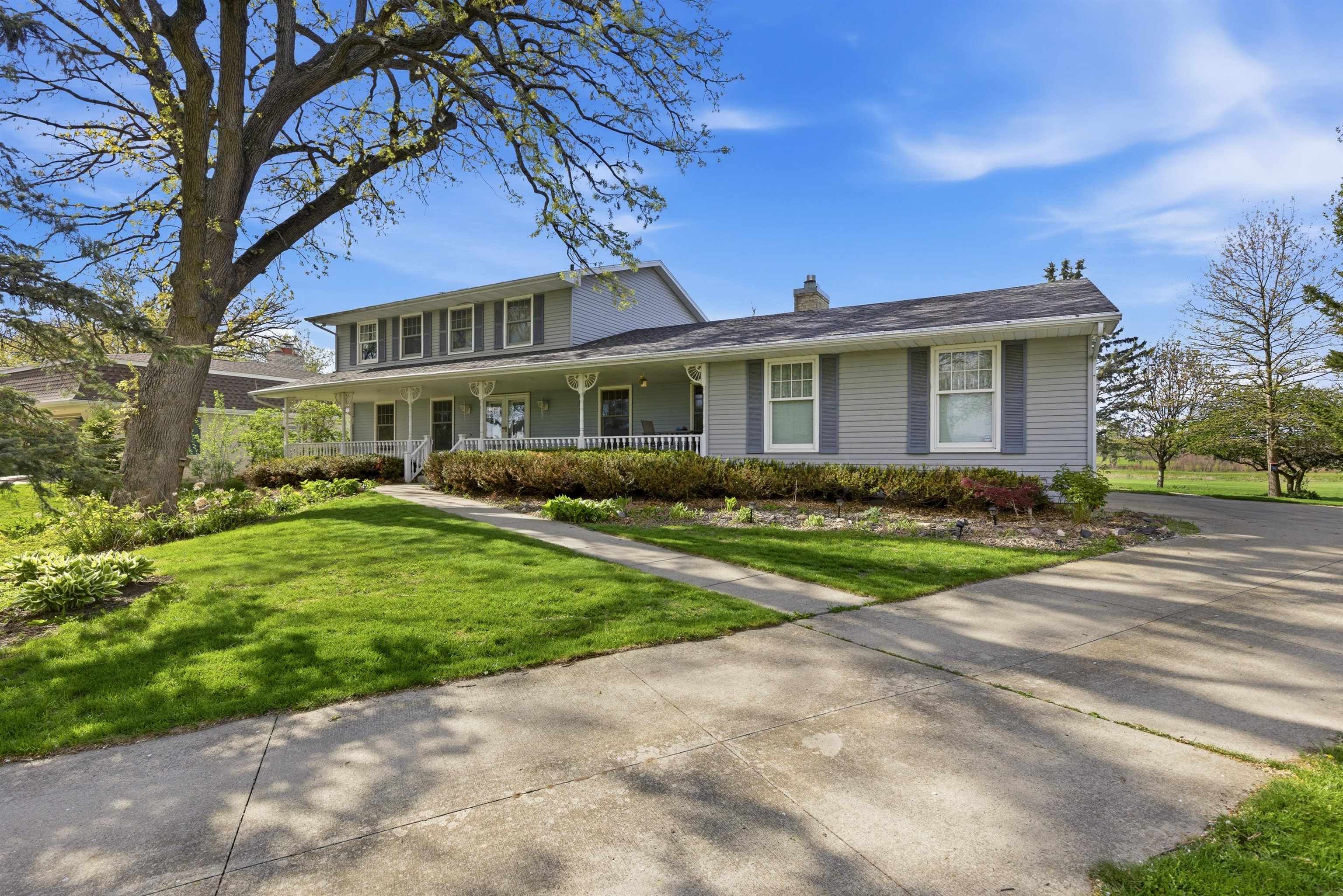1542 Comanche Glen