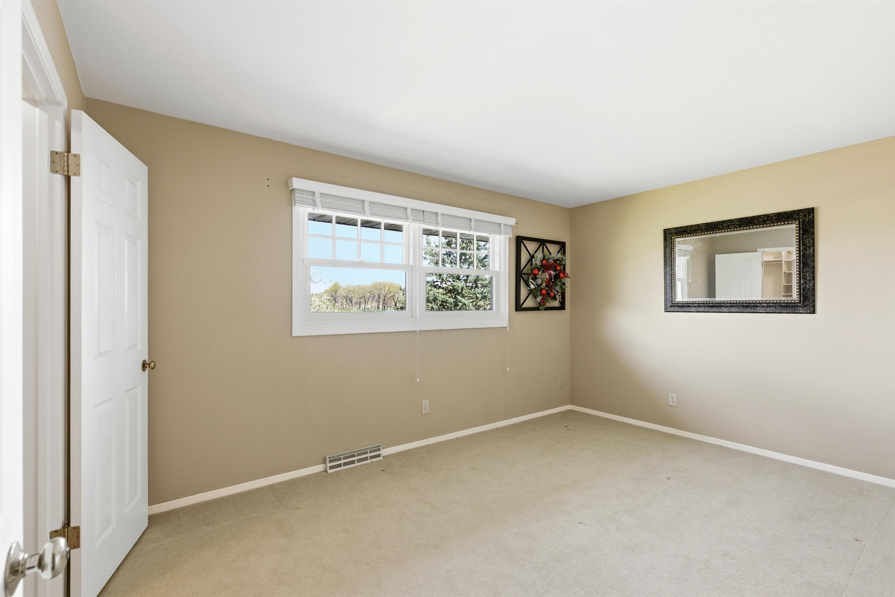 1542 Comanche Glen