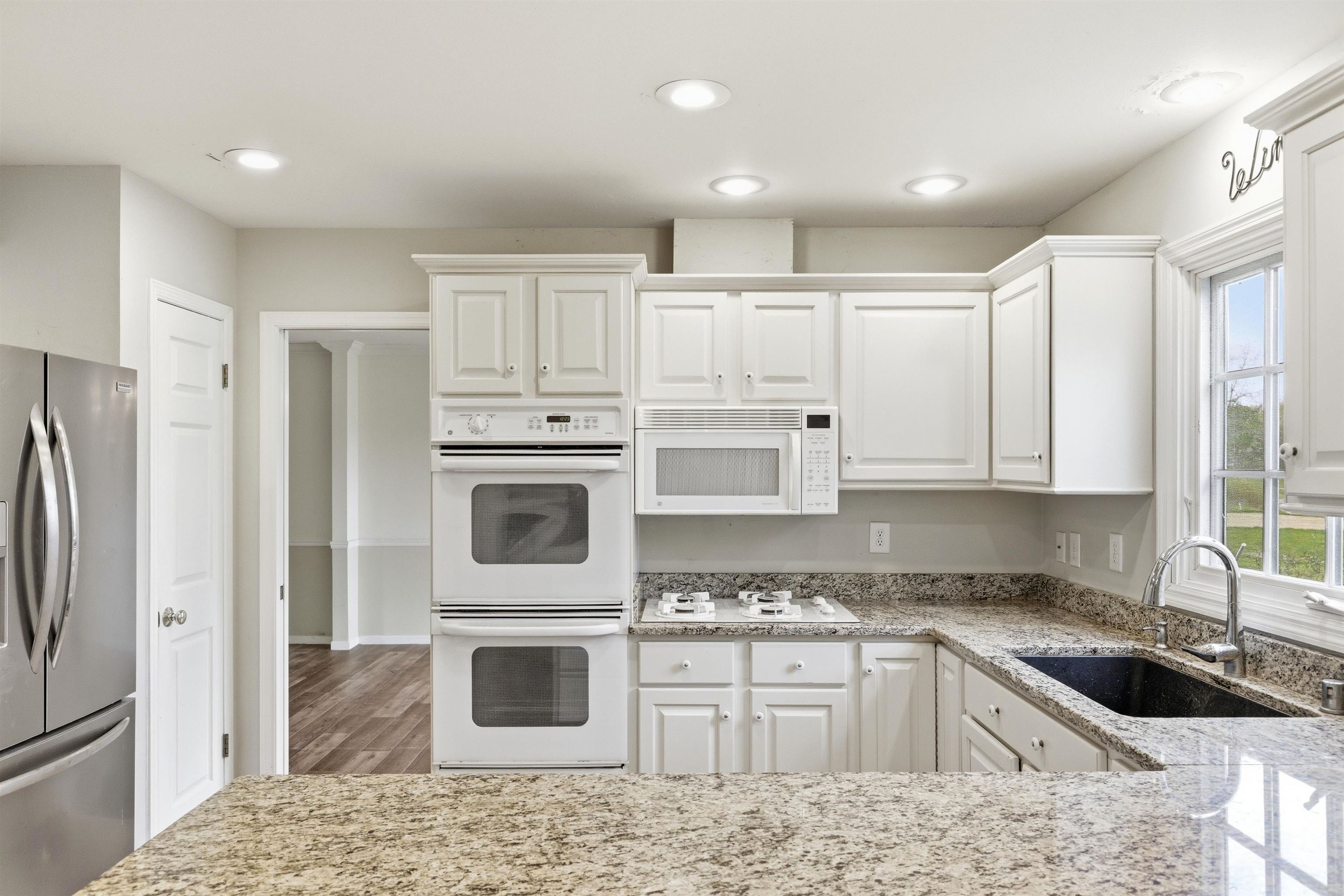 1542 Comanche Glen