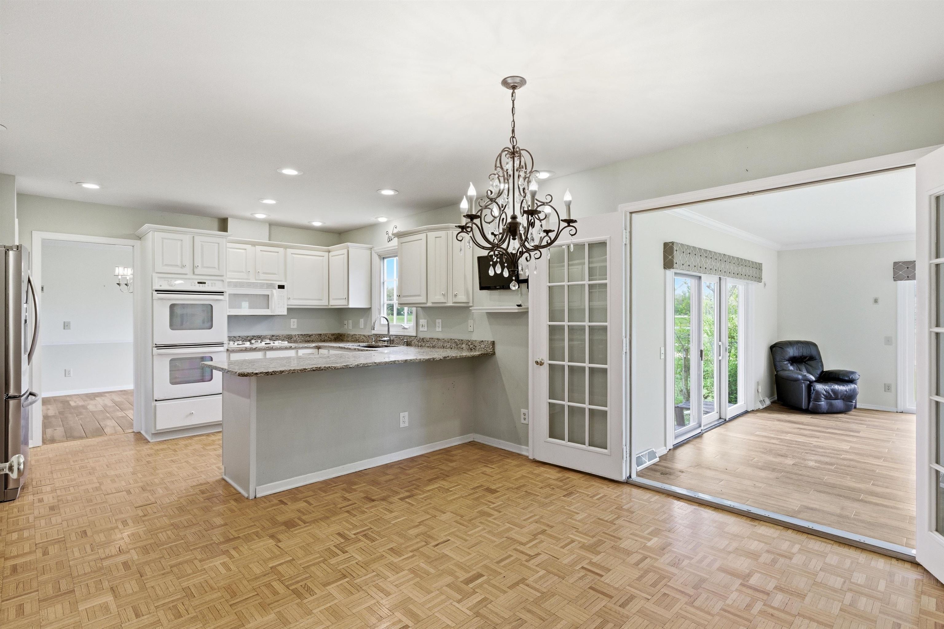 1542 Comanche Glen