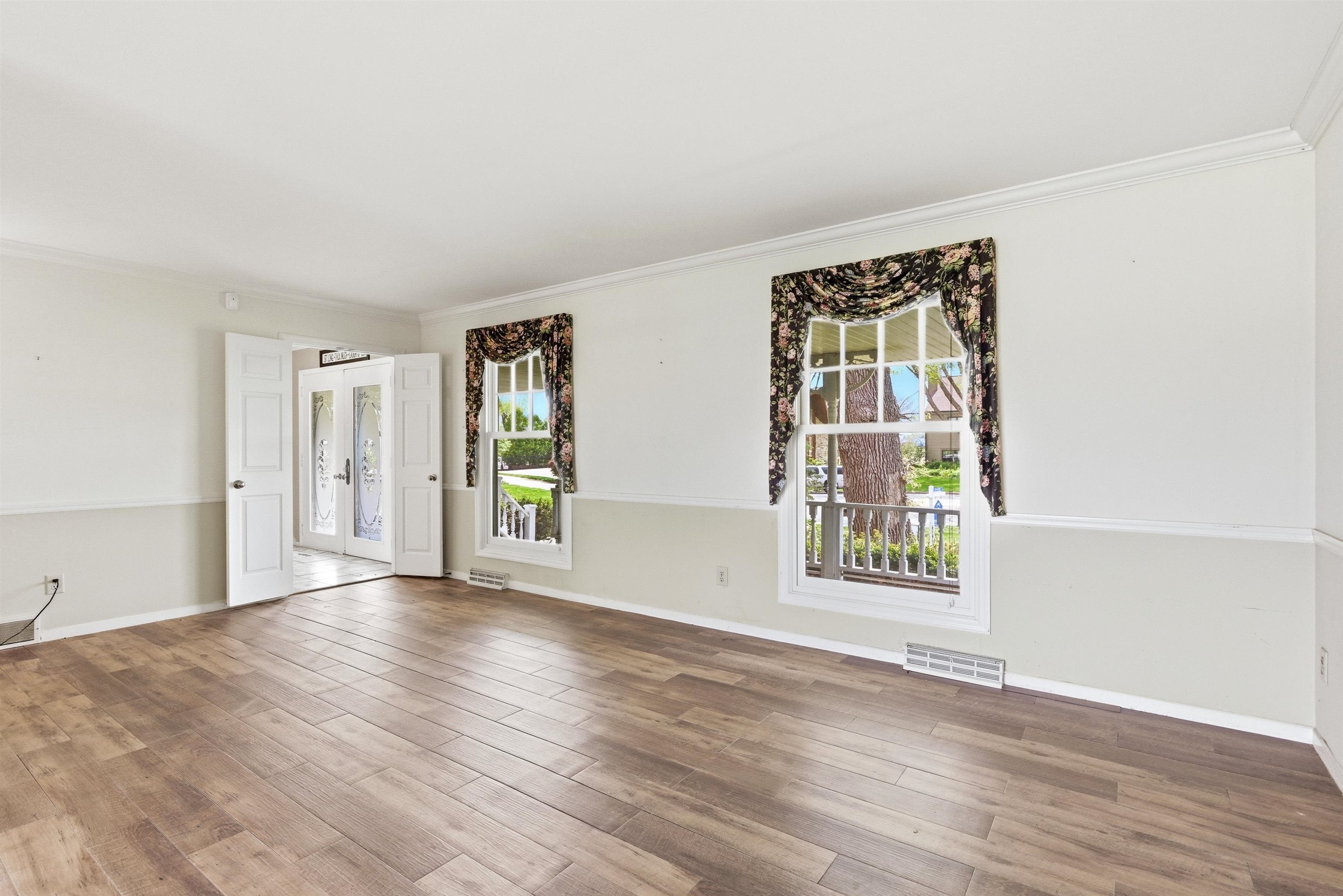 1542 Comanche Glen