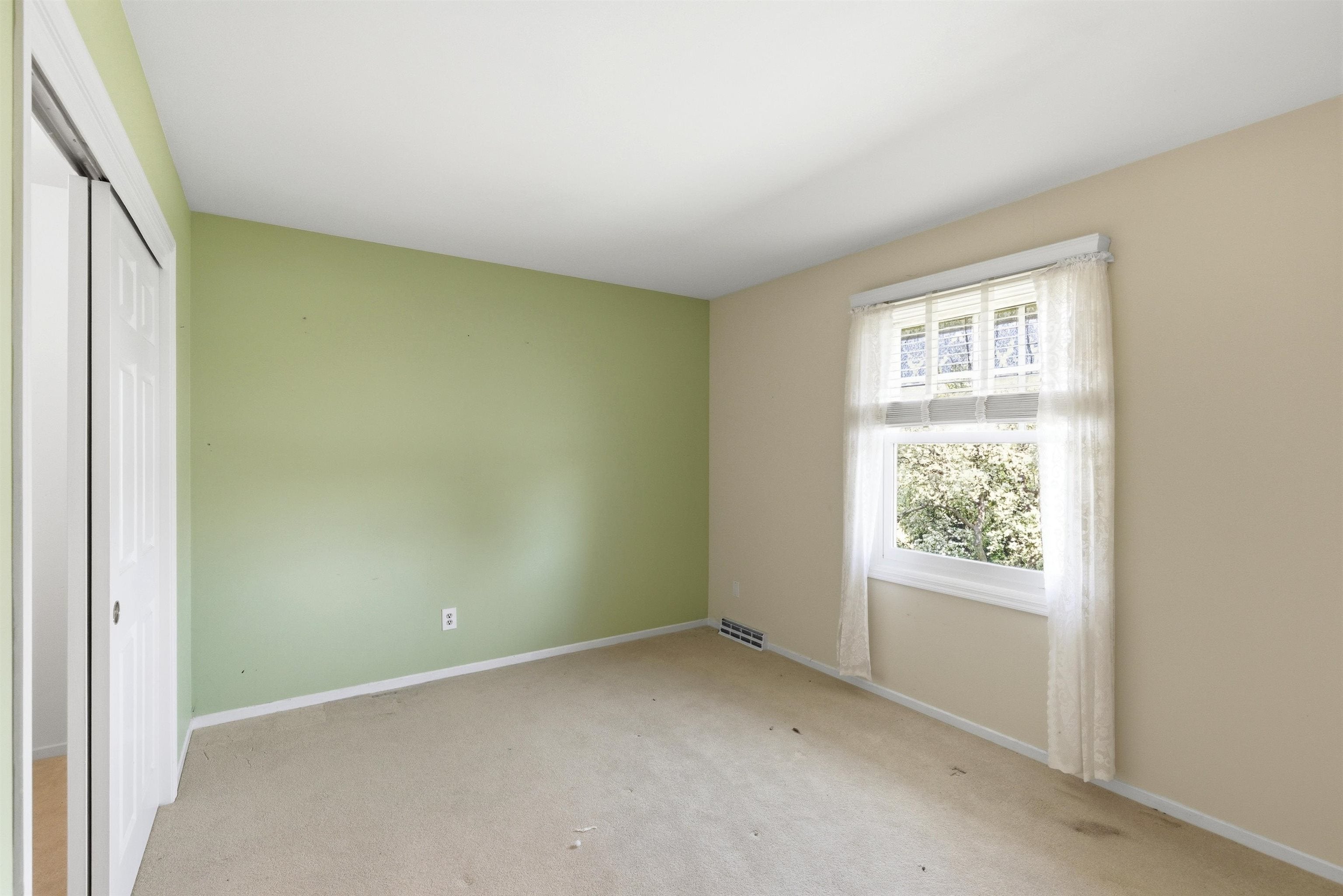 1542 Comanche Glen