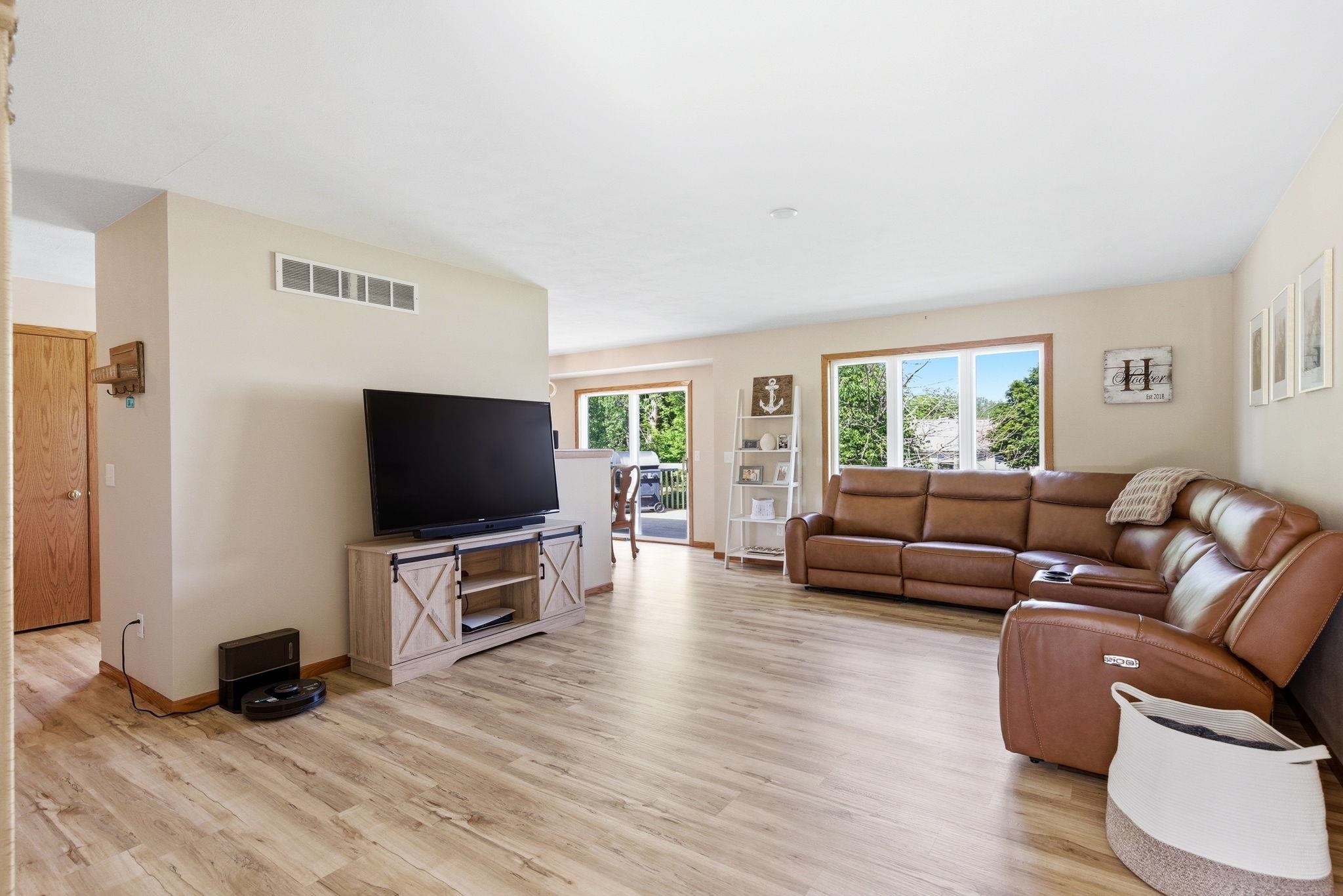 626 Meadowview Lane