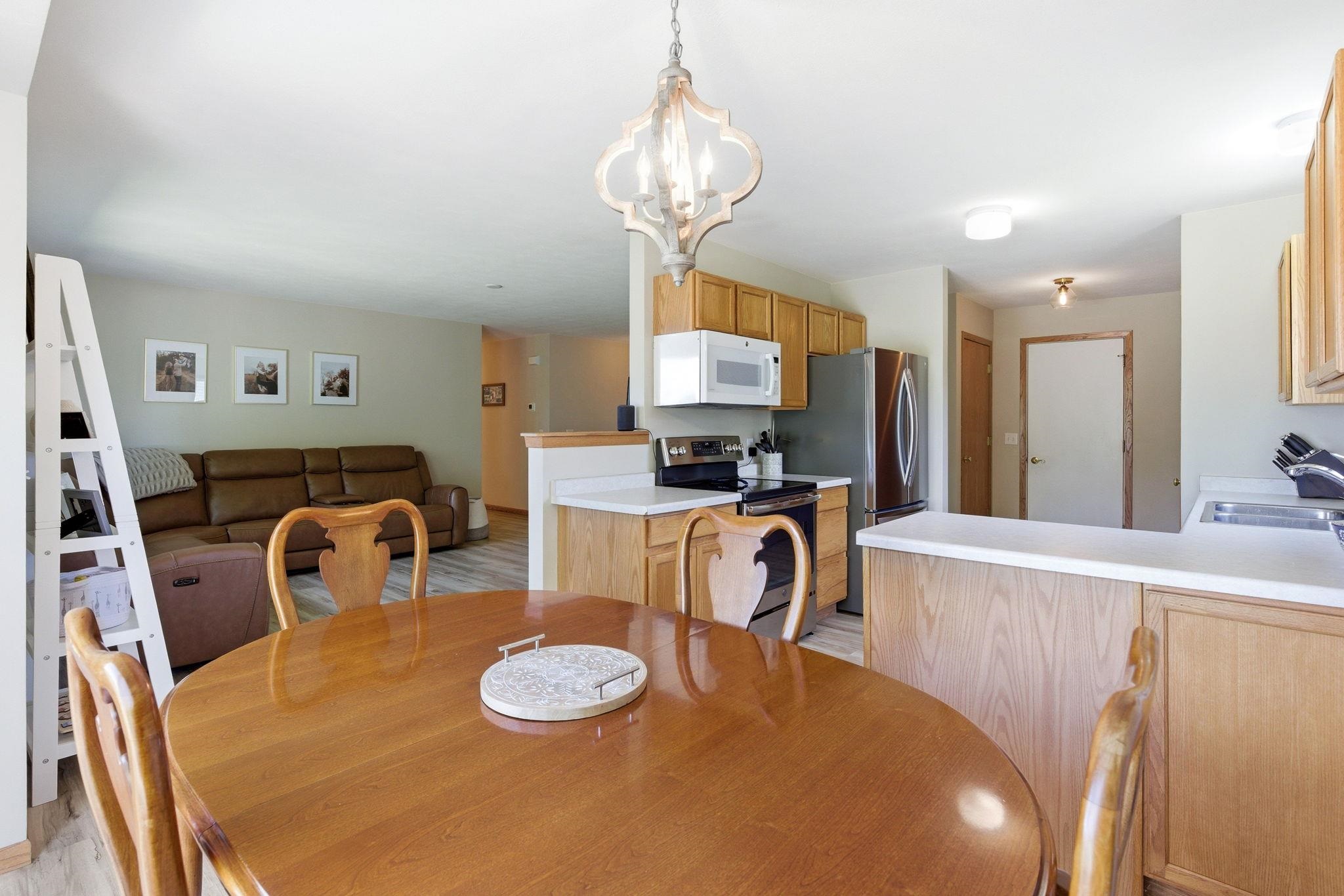 626 Meadowview Lane