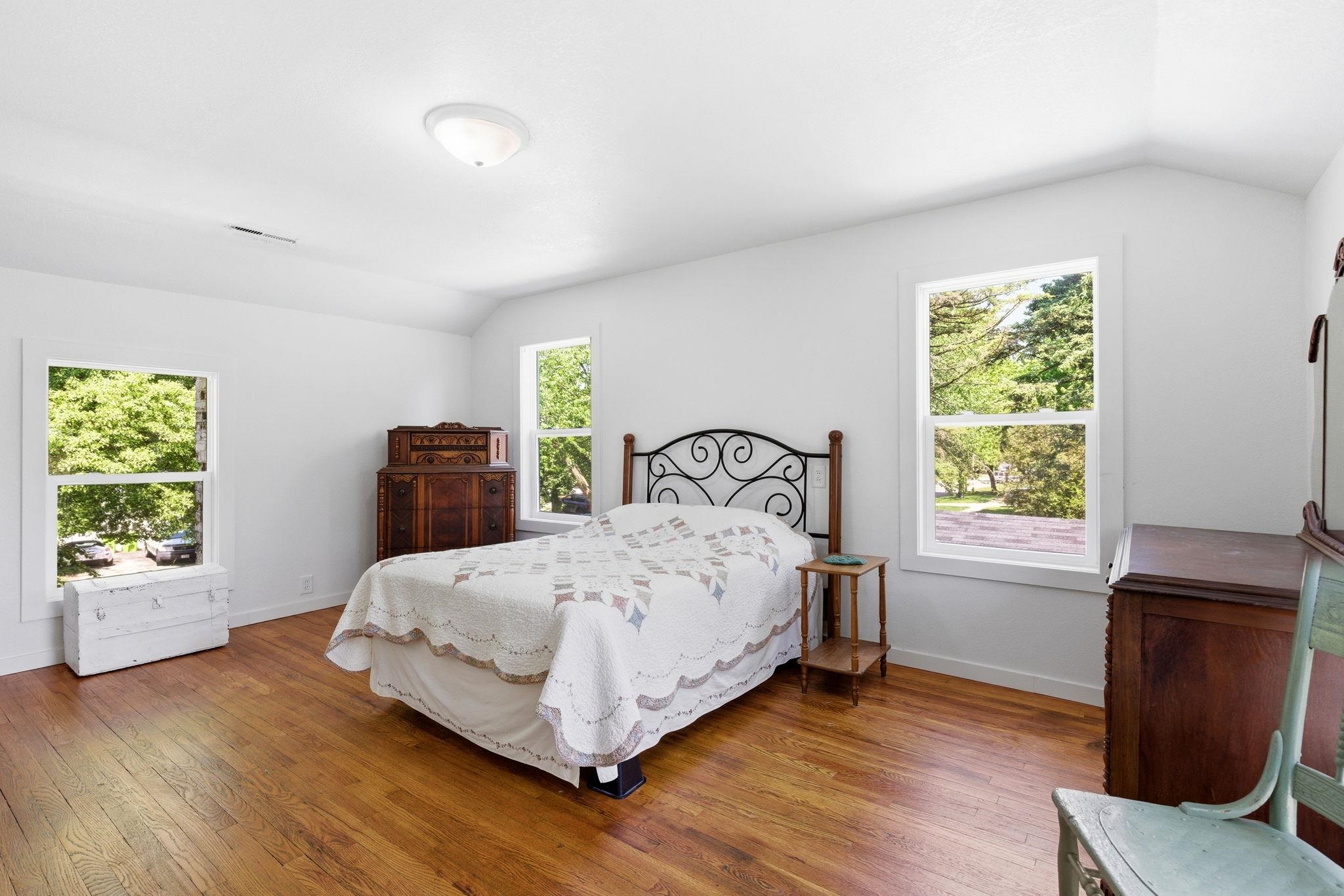121 N 5th Street