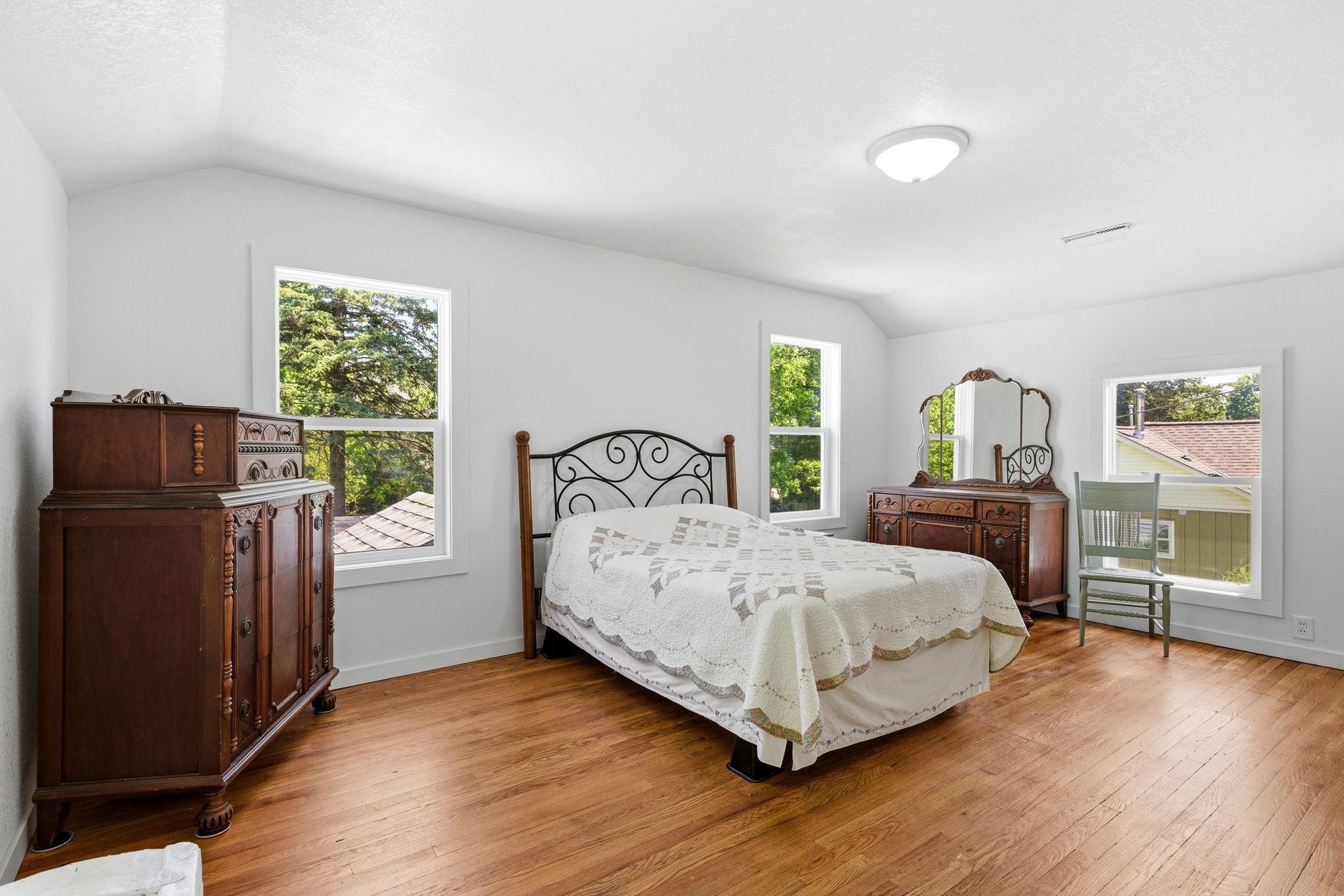 121 N 5th Street