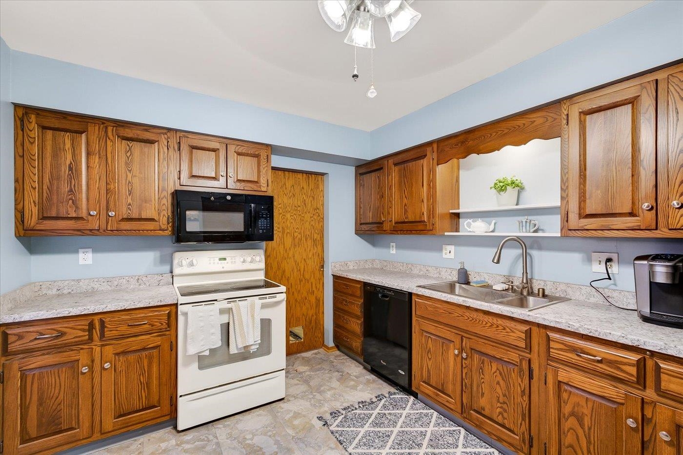 3108 Creek View Drive 5