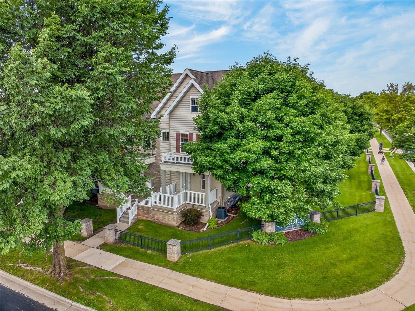 2779 Crinkle Root Drive