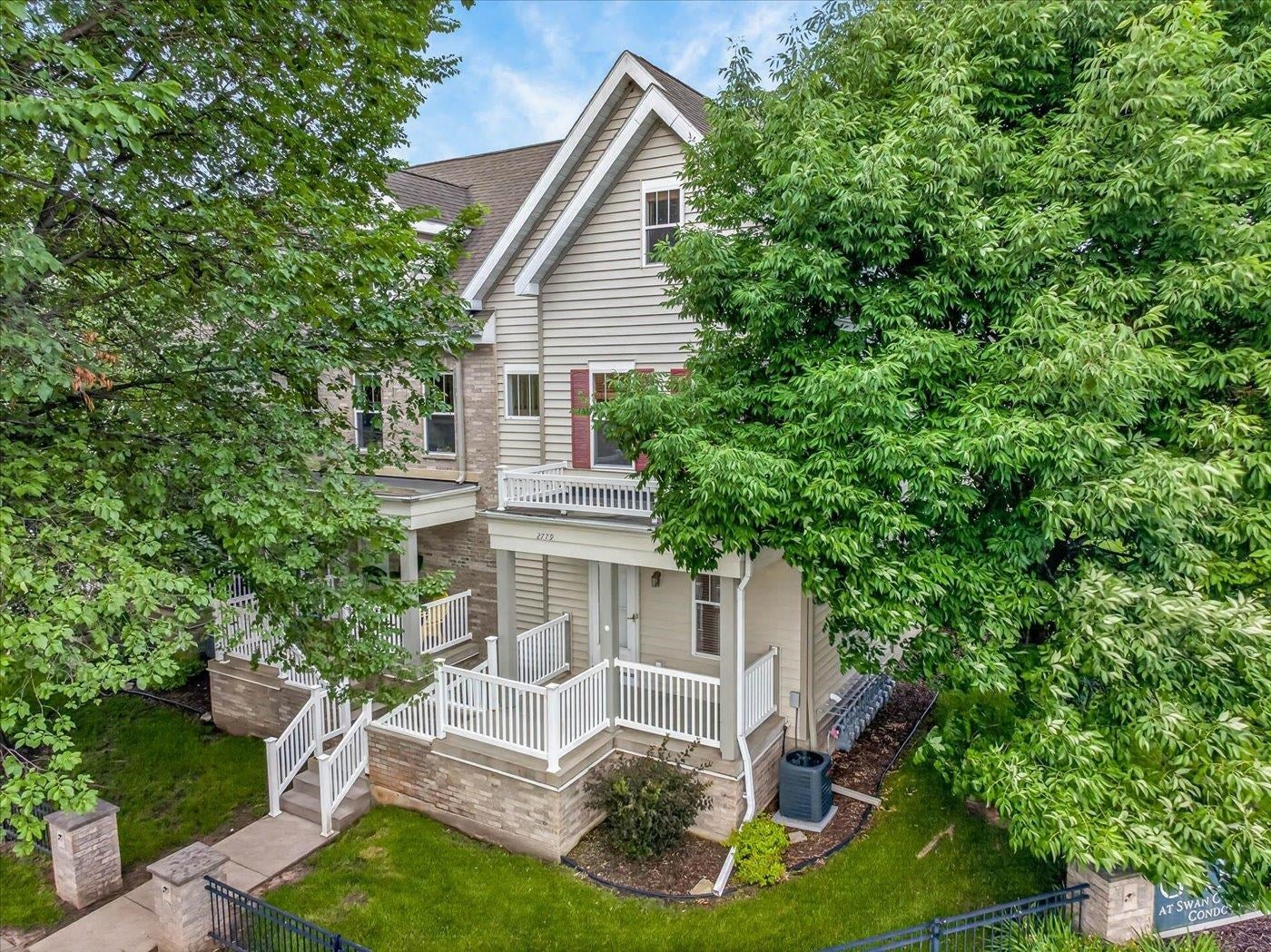 2779 Crinkle Root Drive