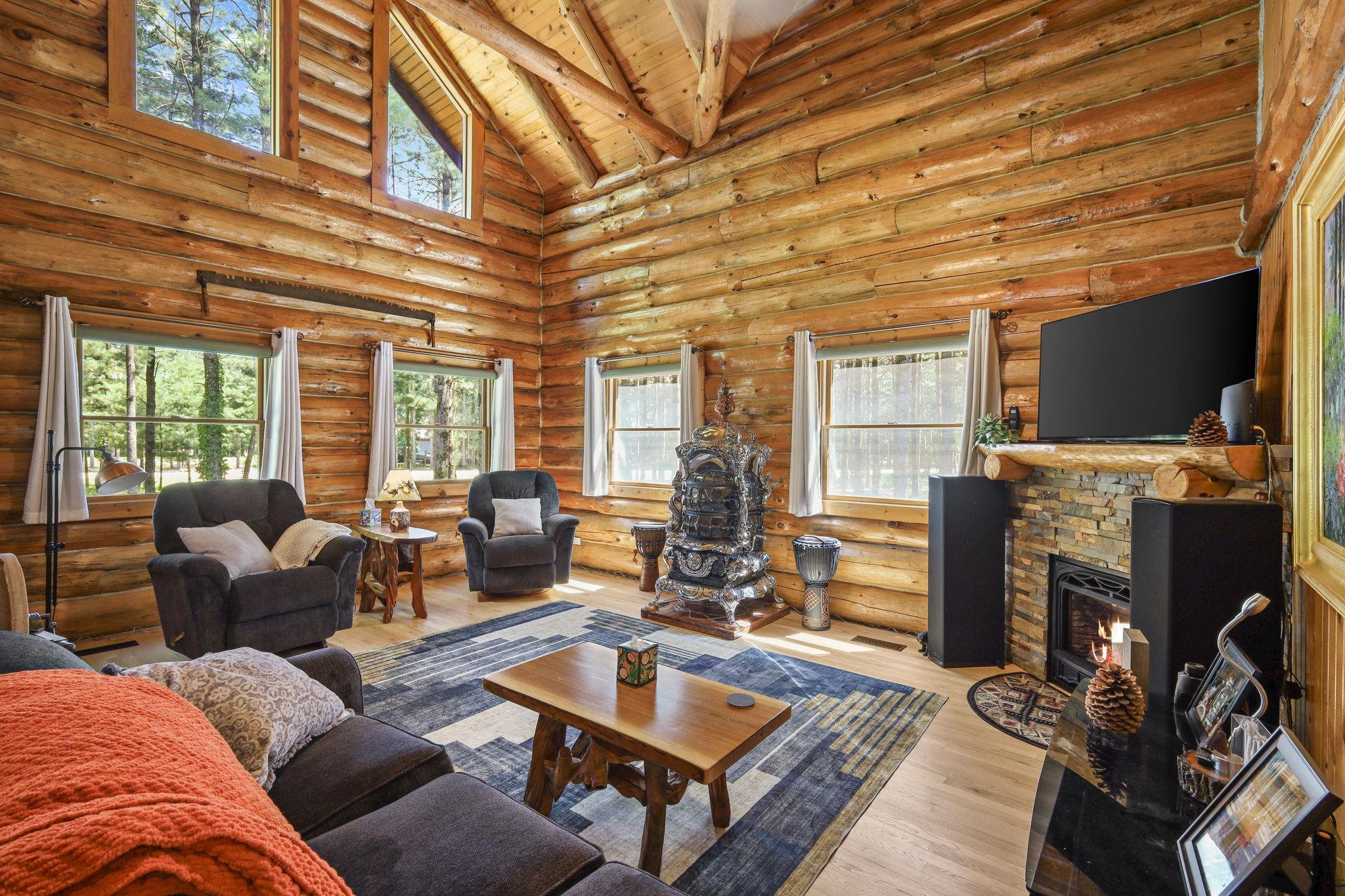 E4519 Maple Court