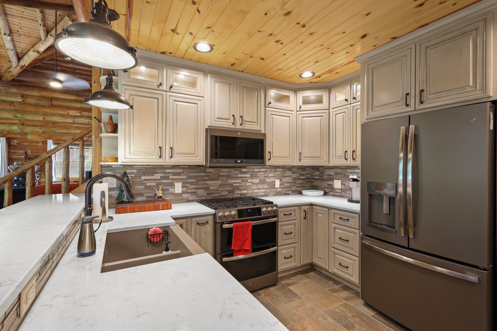 E4519 Maple Court