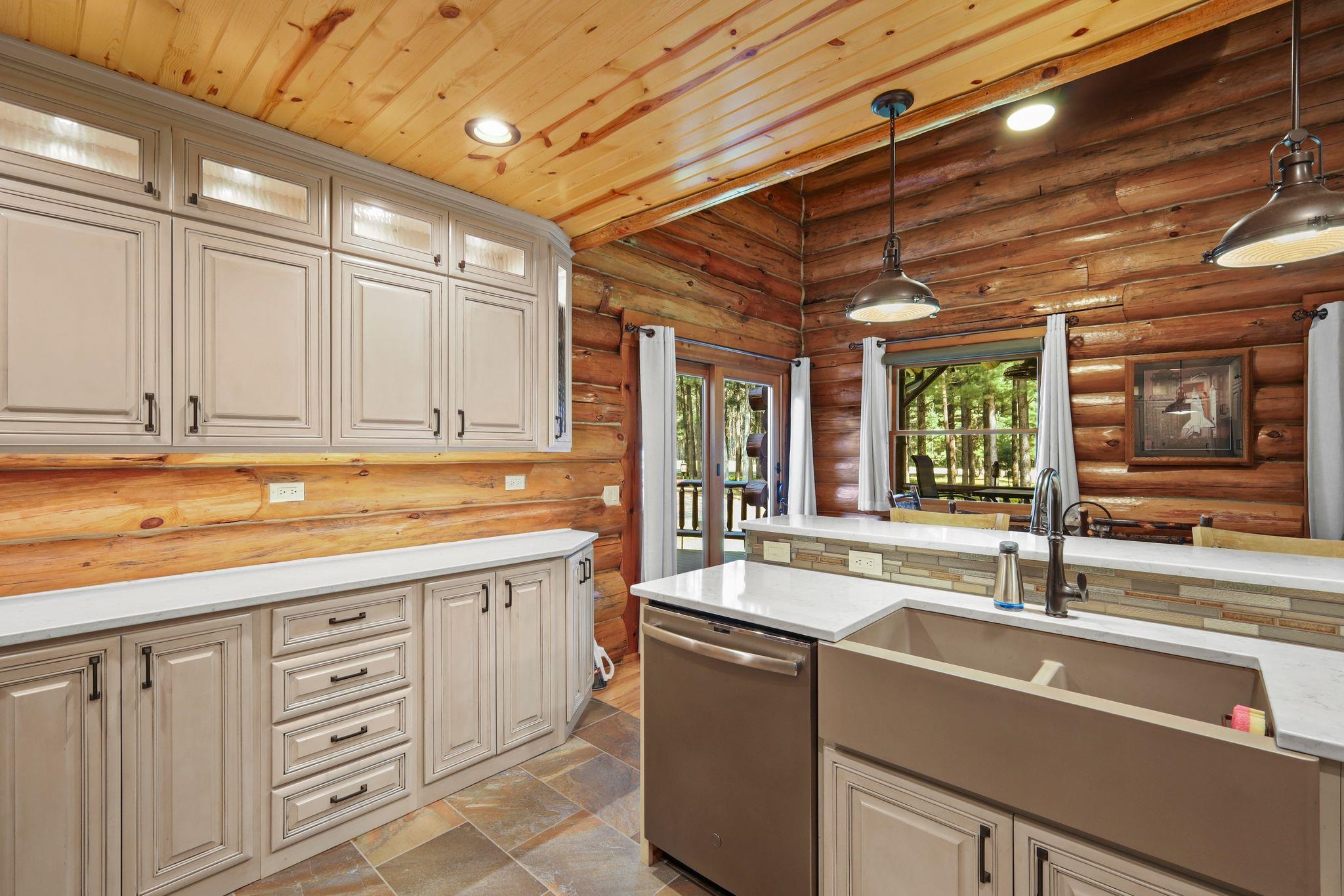 E4519 Maple Court