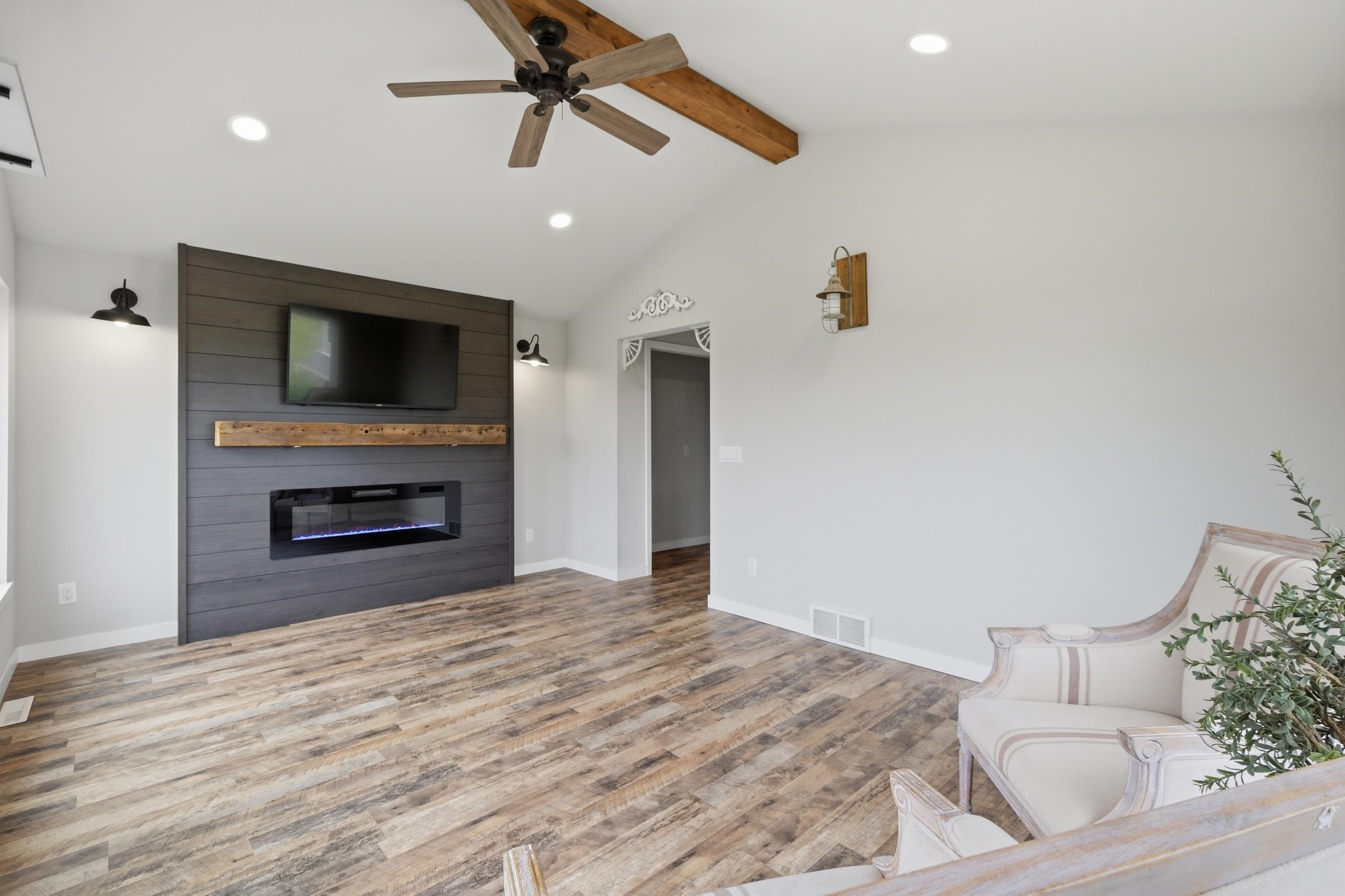 10250 County Road ID