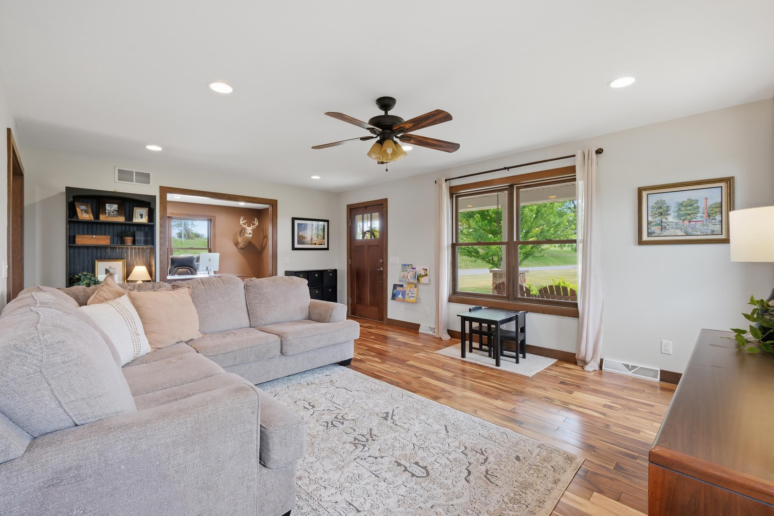 10250 County Road ID