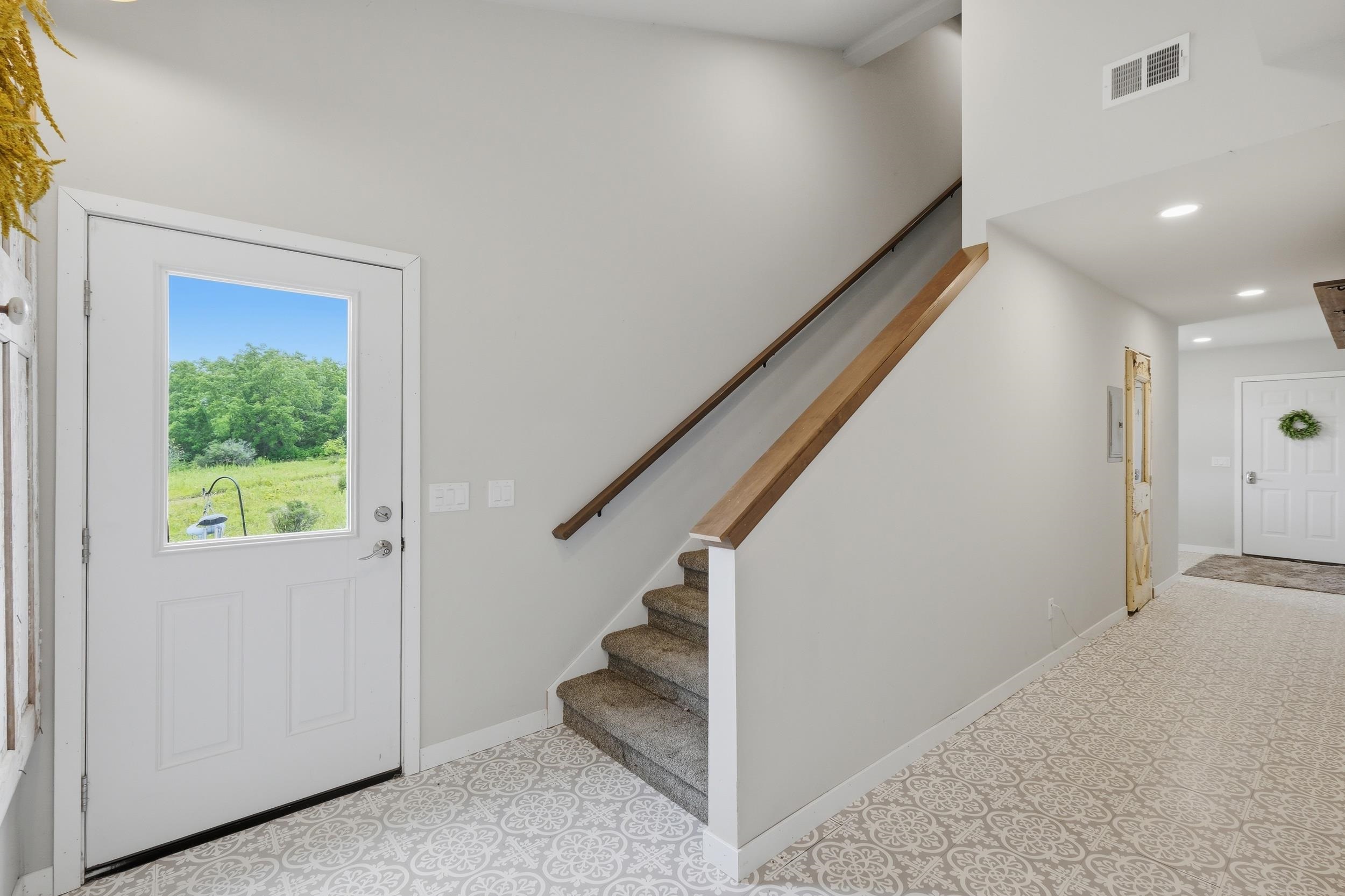 10250 County Road ID