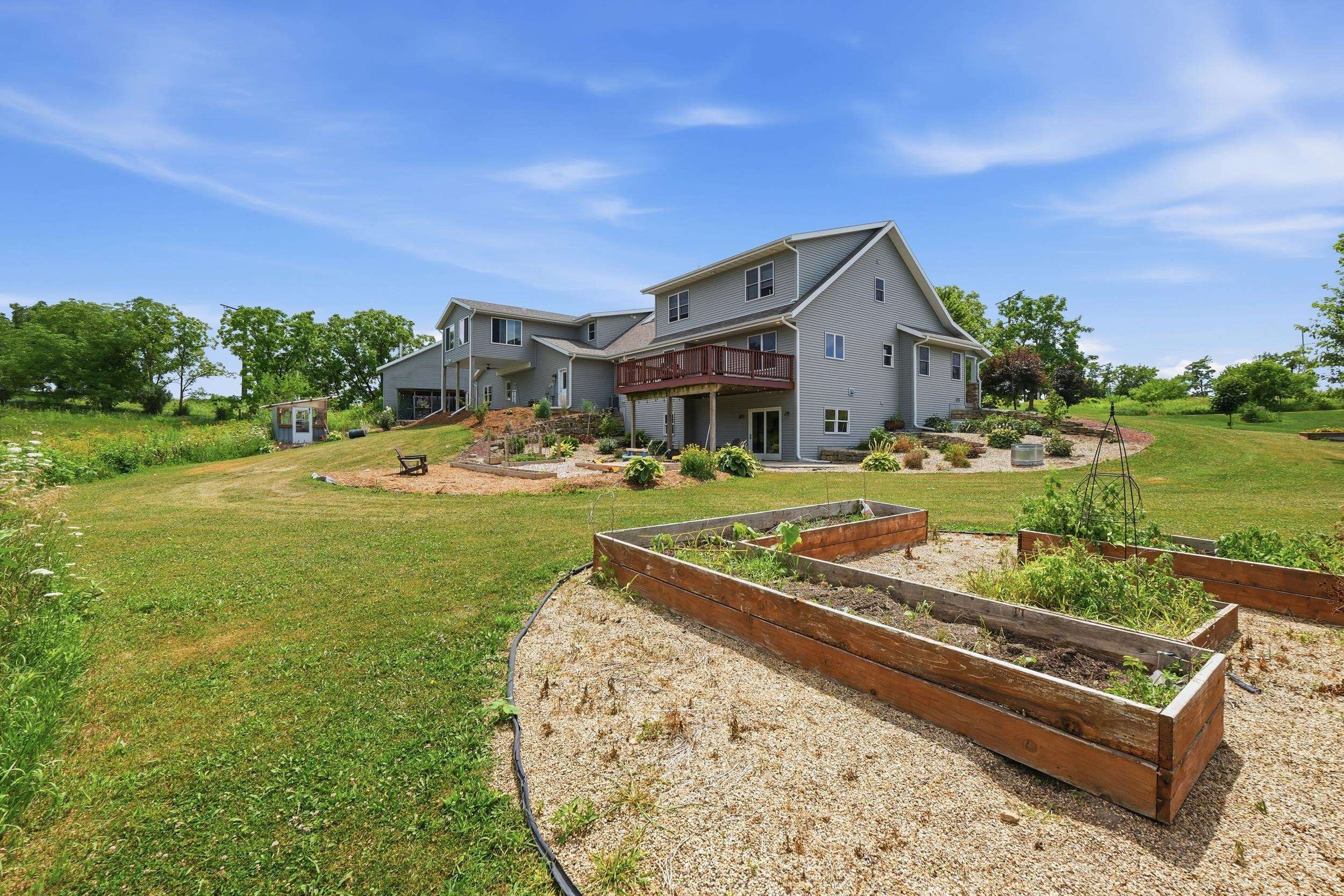 10250 County Road ID