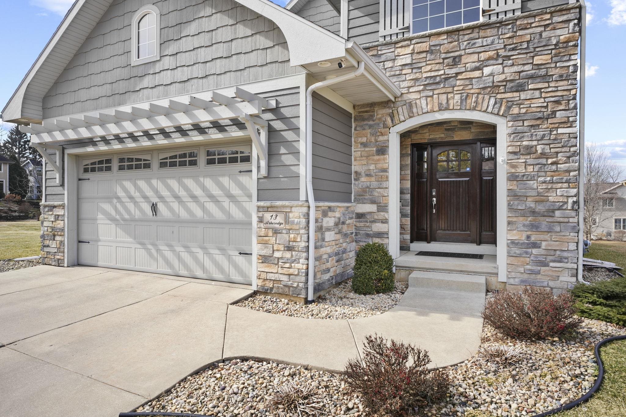 13 Arboredge Way