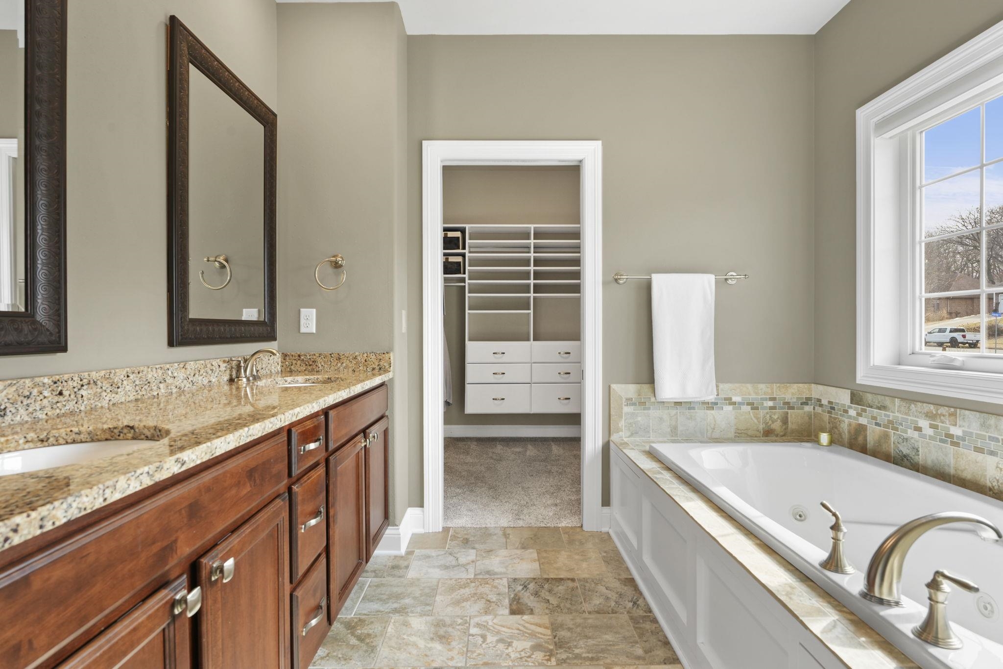 13 Arboredge Way